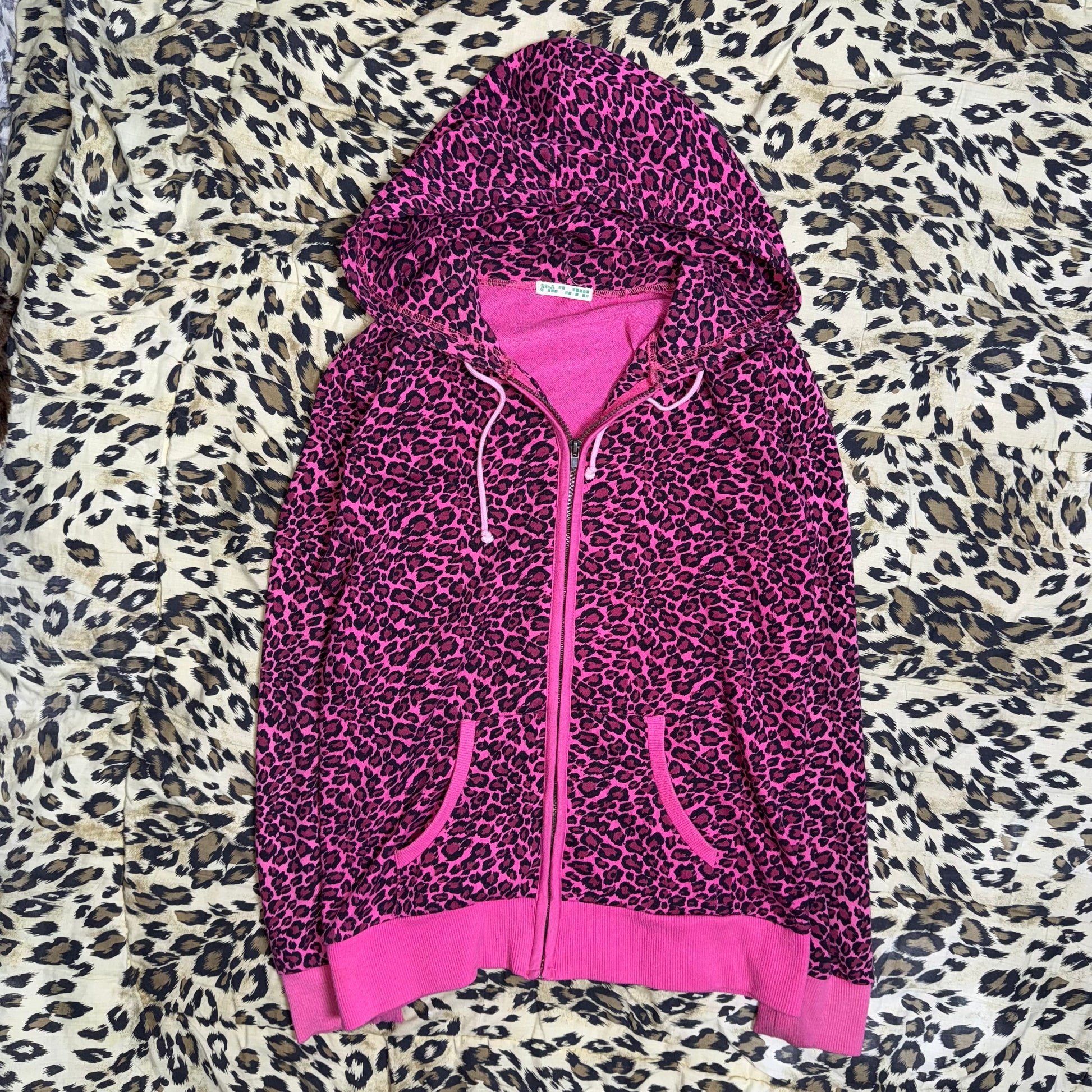 ༒𝐁𝟐𝐕༒𝟏 𝐎𝐅 𝟏 𝐋𝐈𝐌𝐈𝐓𝐄𝐃 𝐎𝐔𝐓𝐅𝐈𝐓