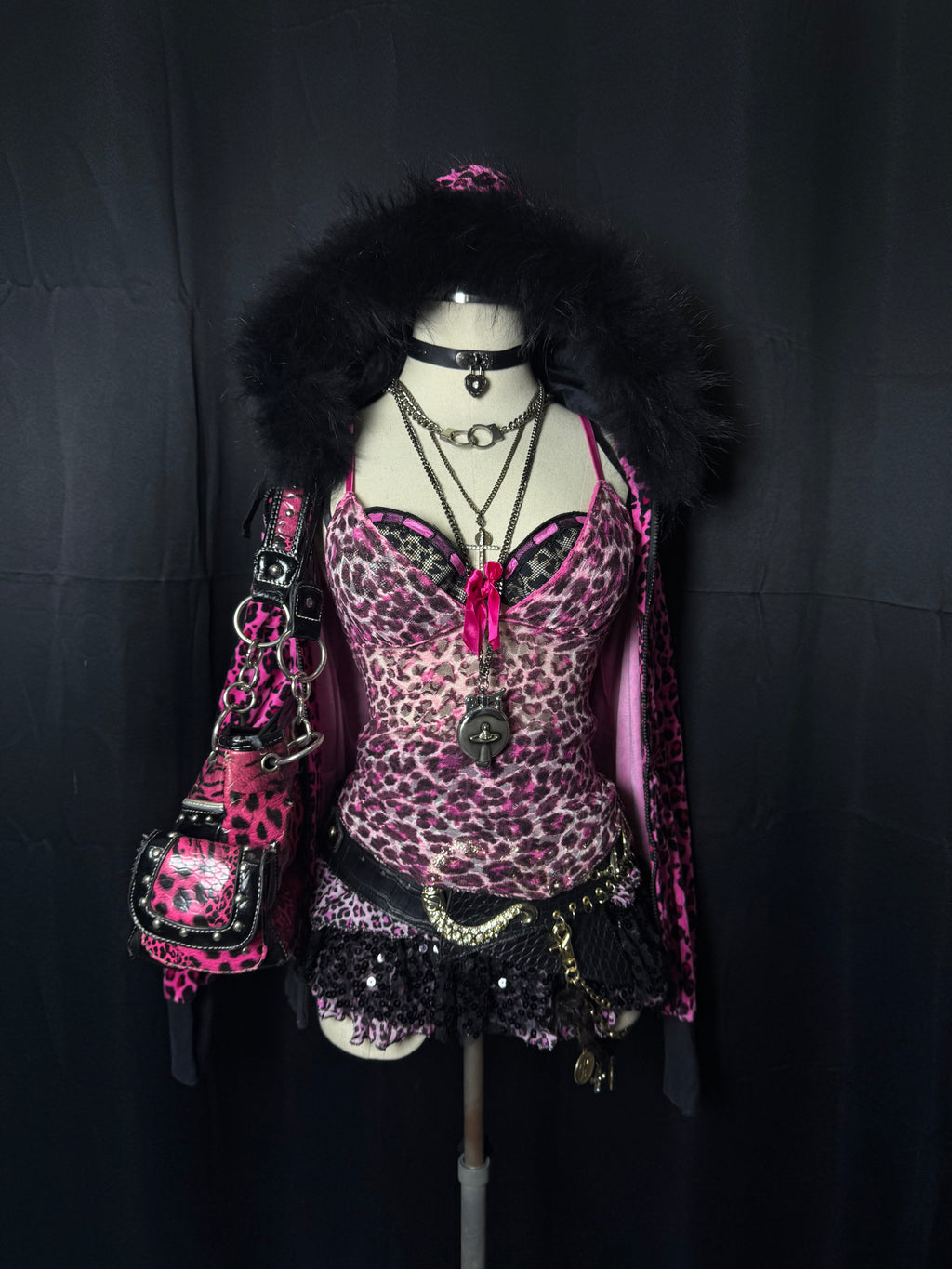 ༒𝐁𝟐𝐕༒𝟏 𝐎𝐅 𝟏 𝐋𝐈𝐌𝐈𝐓𝐄𝐃 𝐎𝐔𝐓𝐅𝐈𝐓