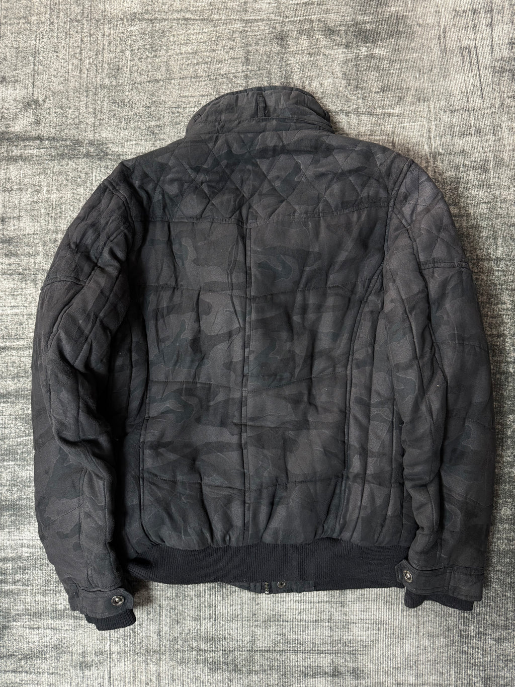 610826BAD2WEAR