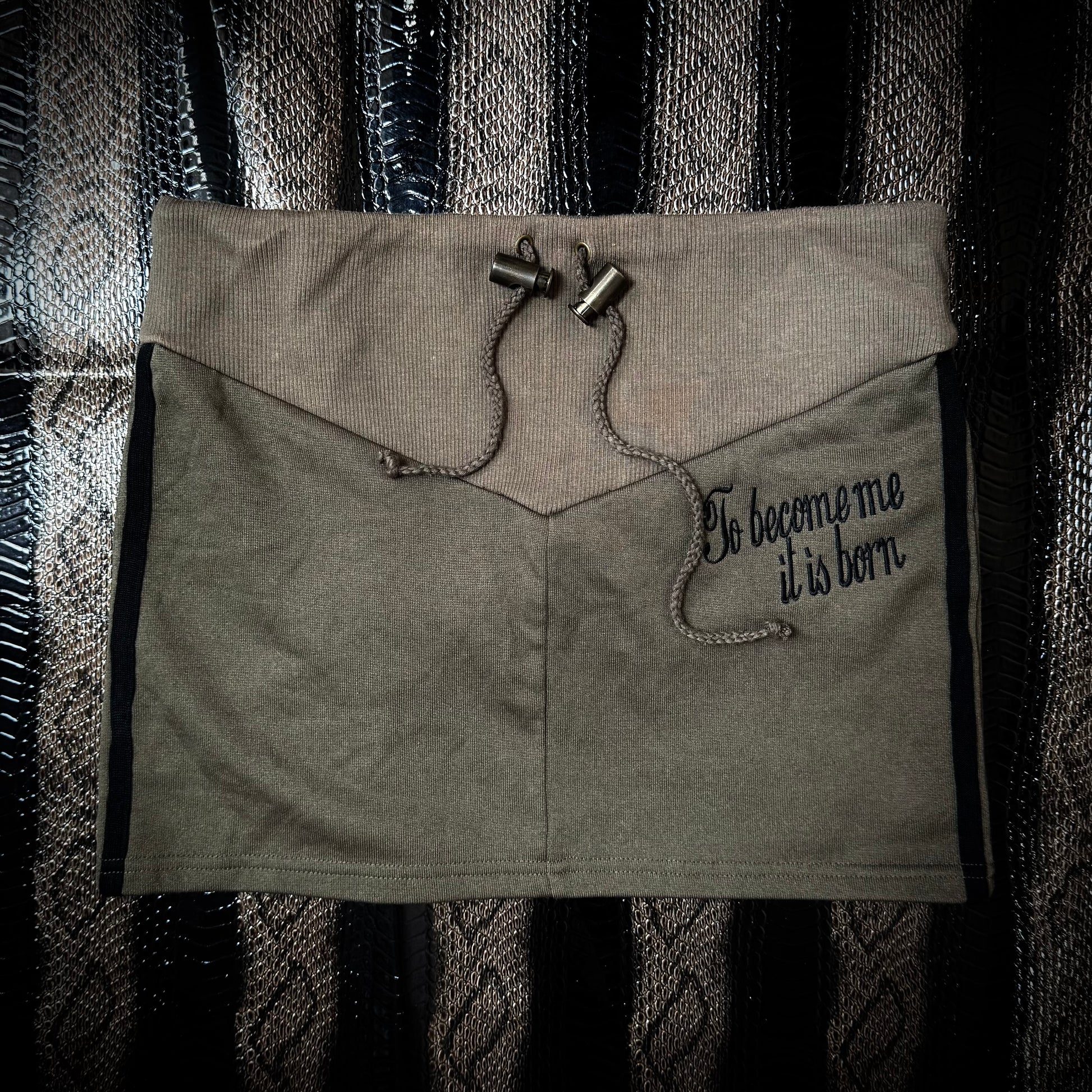 B2V B SKIRT ༒