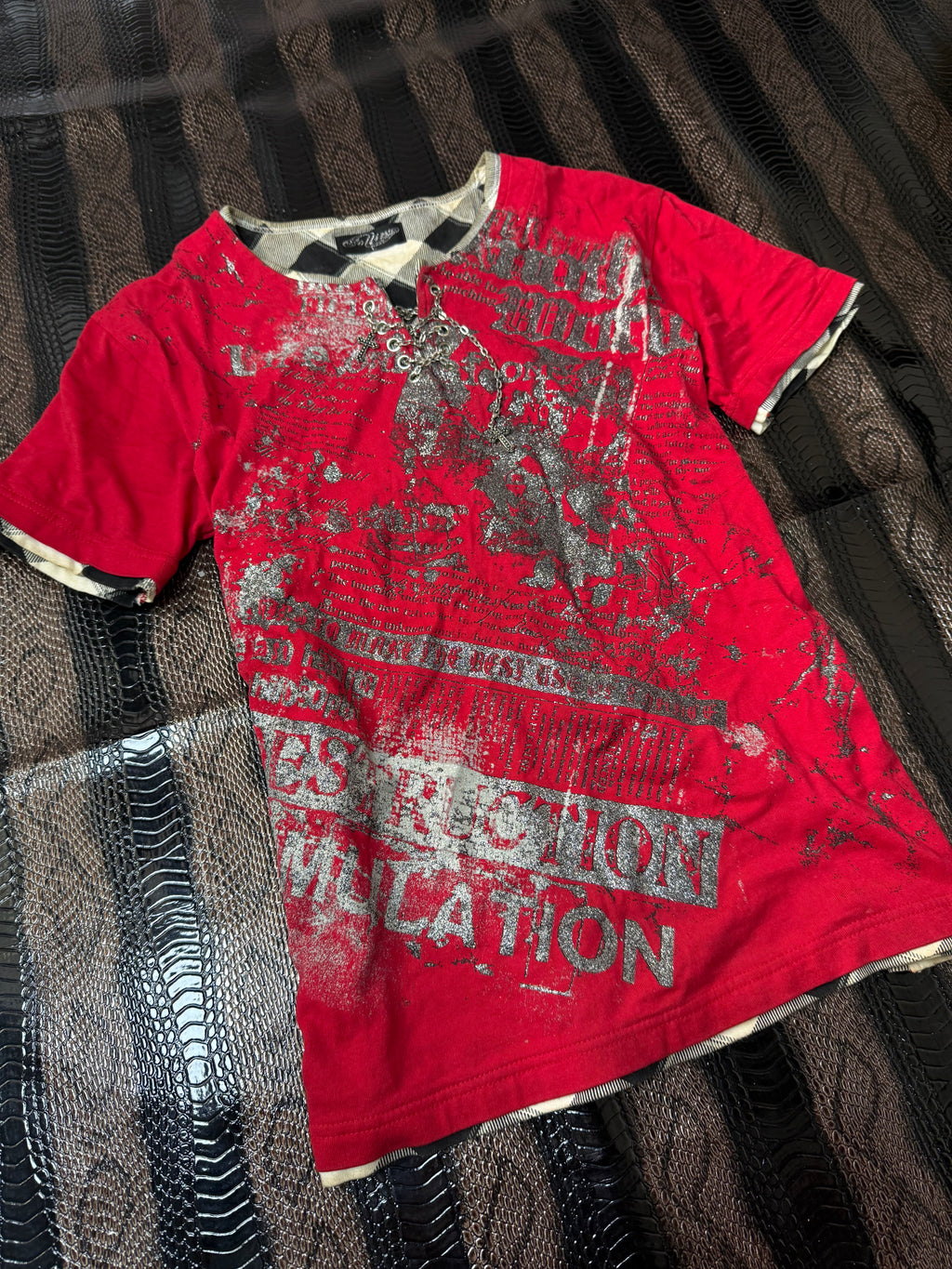 B2V GRAPHIC T07 ༒