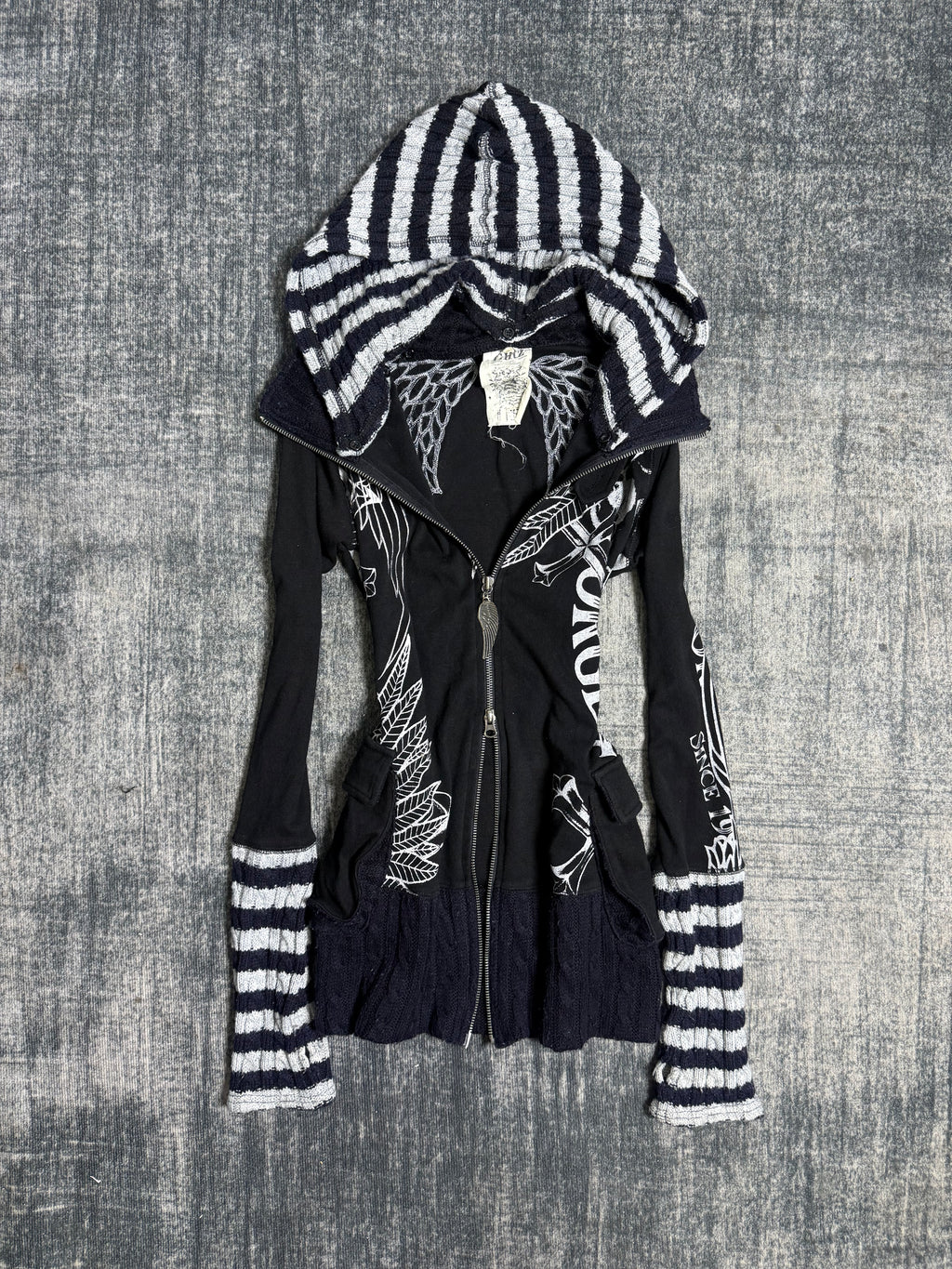 B2V-GLITZ HOODIE༒ 
*RARE*