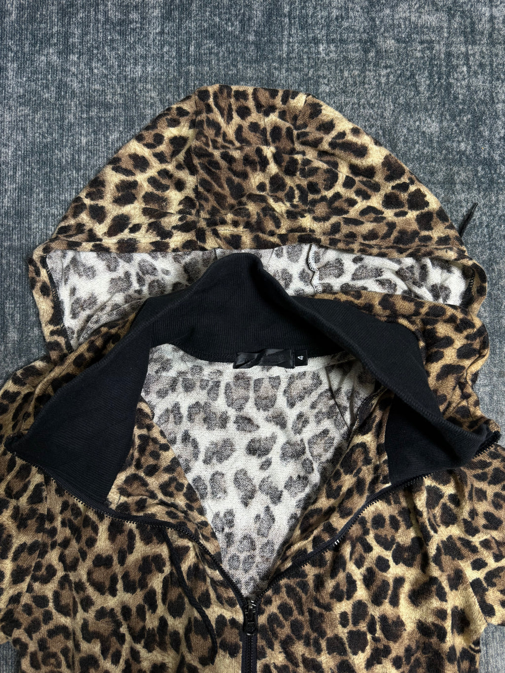 B2V-THE EXCLUSIVE HOODIE༒