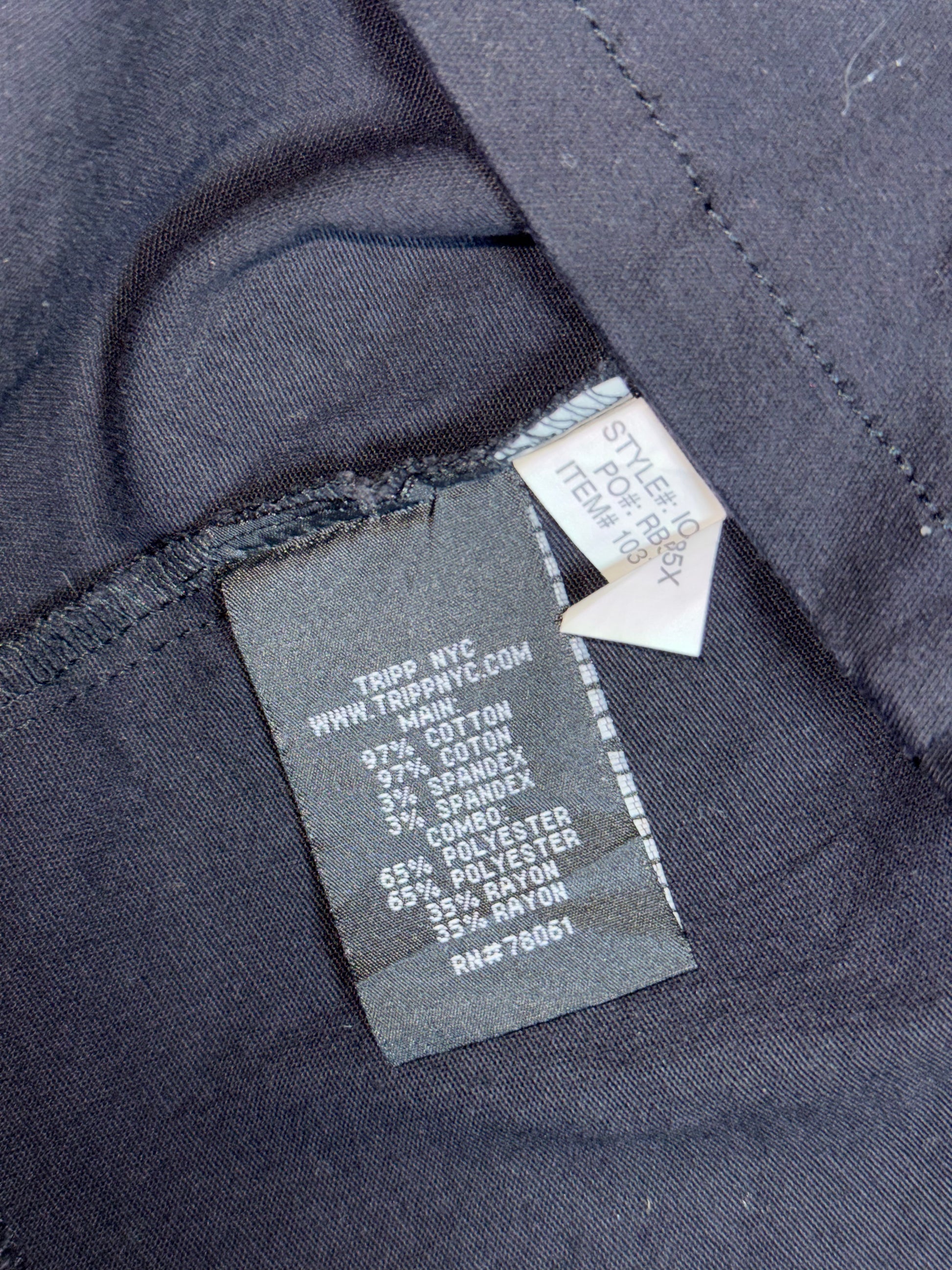 B2V-TRIPP NYC TANK TOP༒