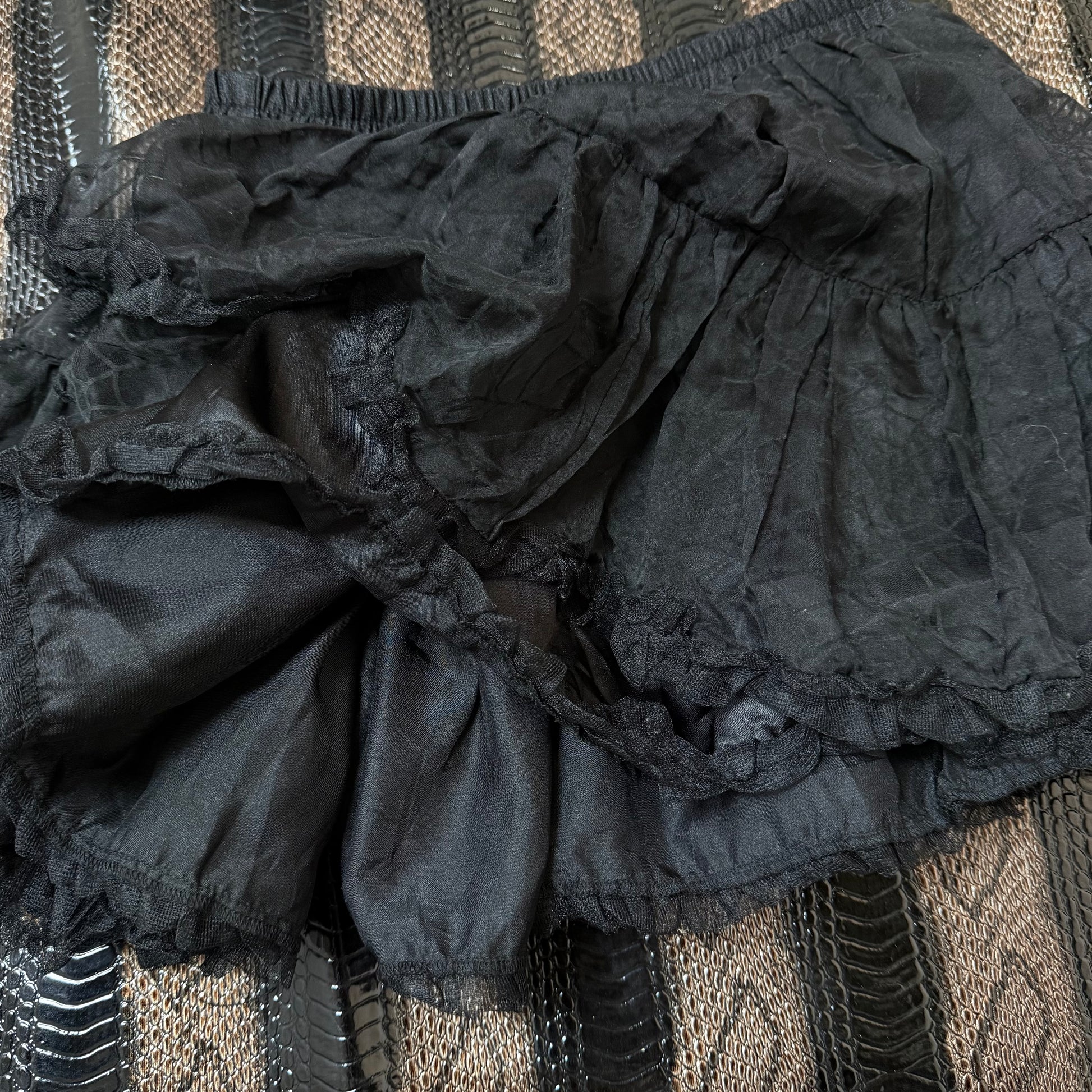 B2V BODY LINE -SPIDER WEB SKIRT༒