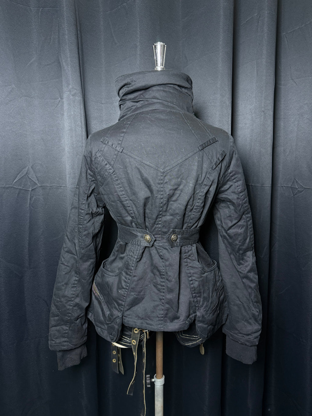 B2V- MAIA LABLE JACKET༒