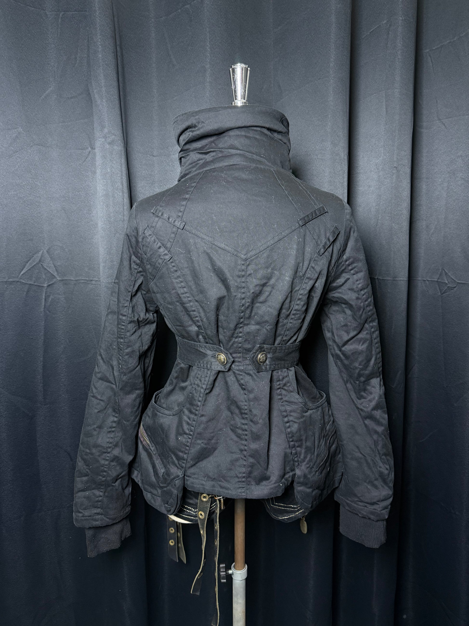 B2V- MAIA LABLE JACKET༒
