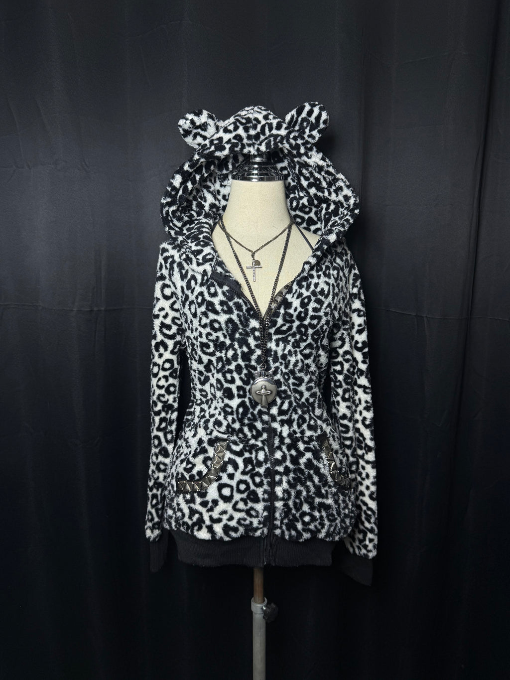 B2V- WHITE GRAMO HOOIDE ༒