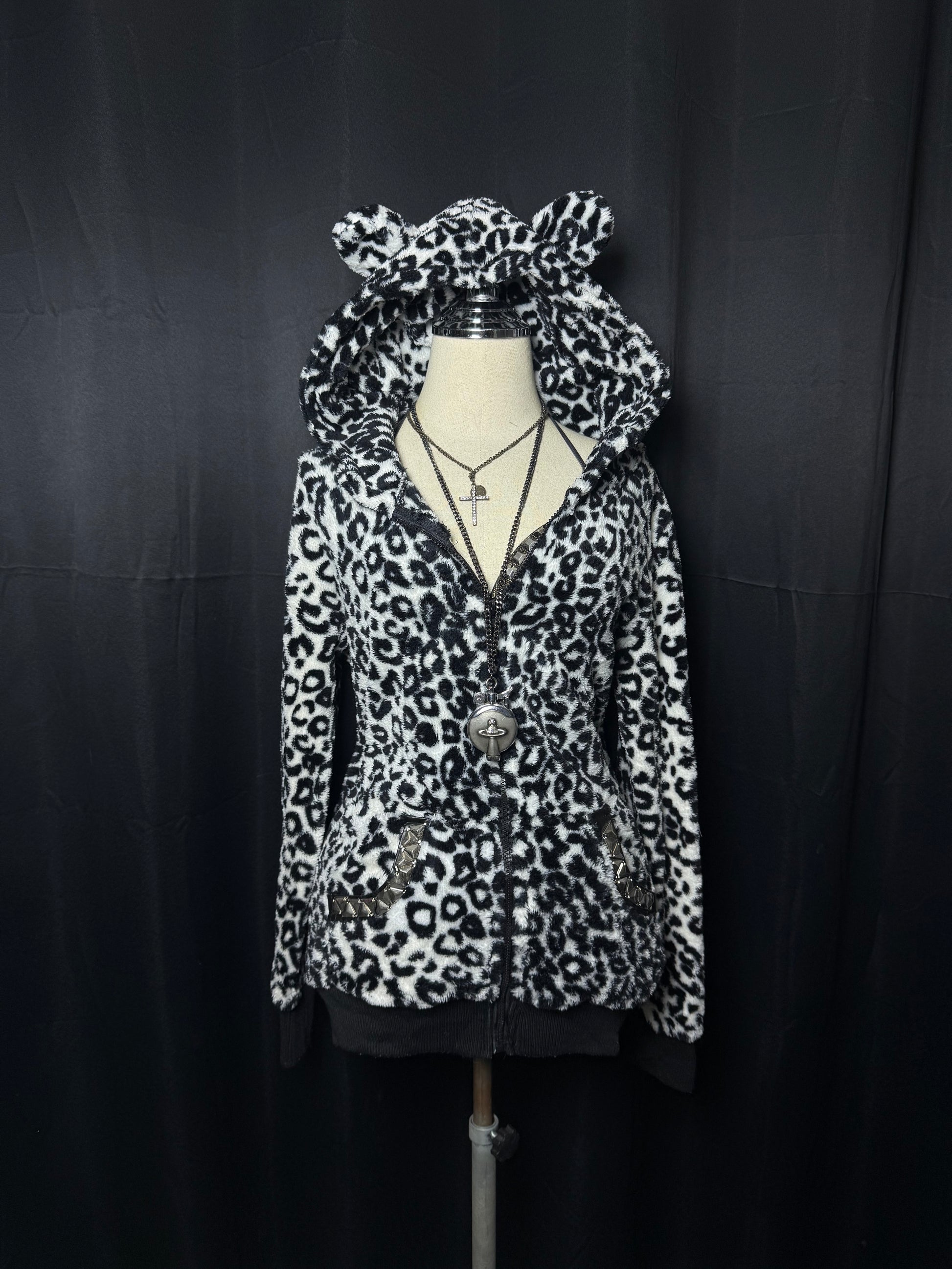 B2V- WHITE GRAMO HOOIDE ༒