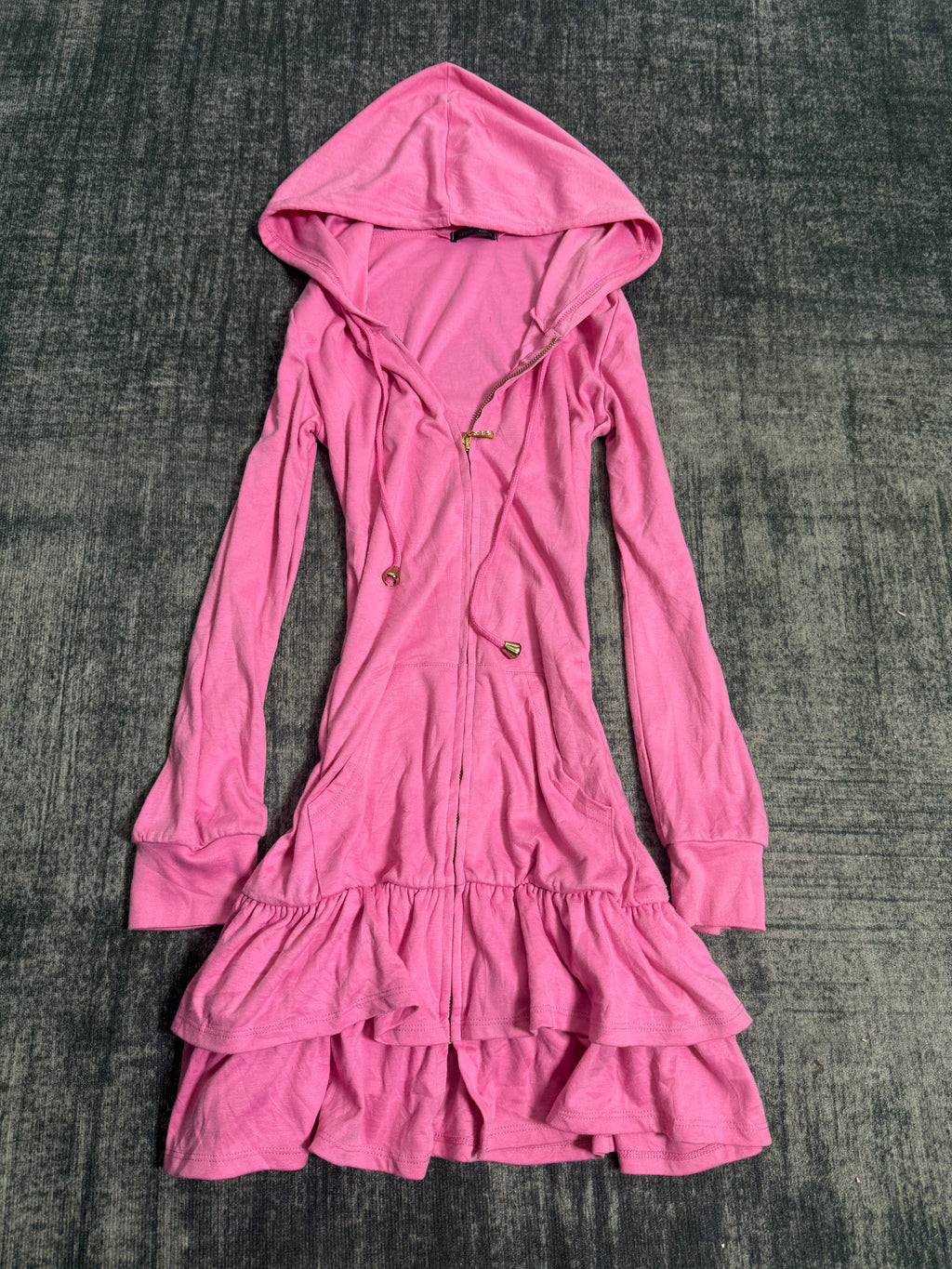 B2V- LIVING ALONE HOODIE༒