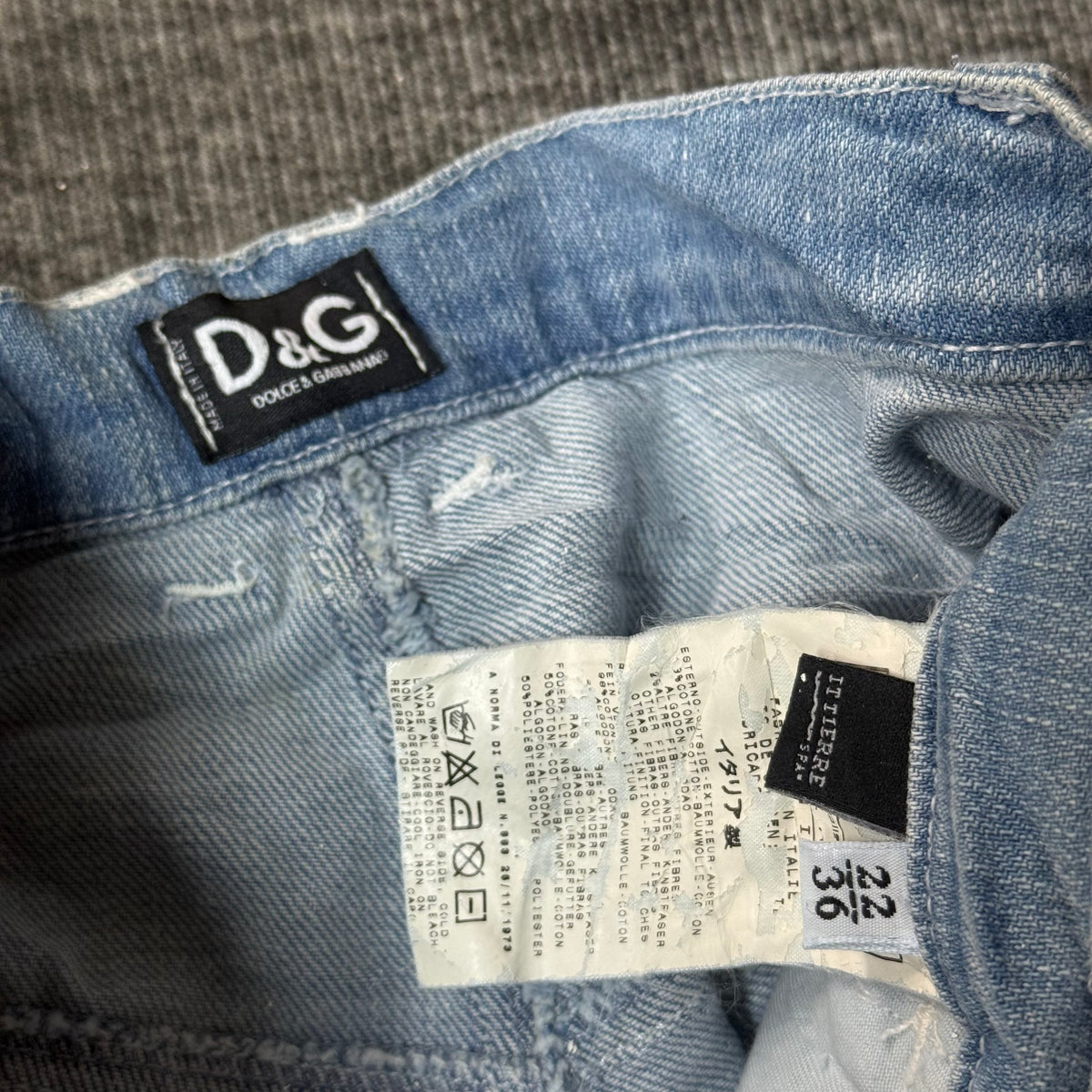 440926BAD2WEAR