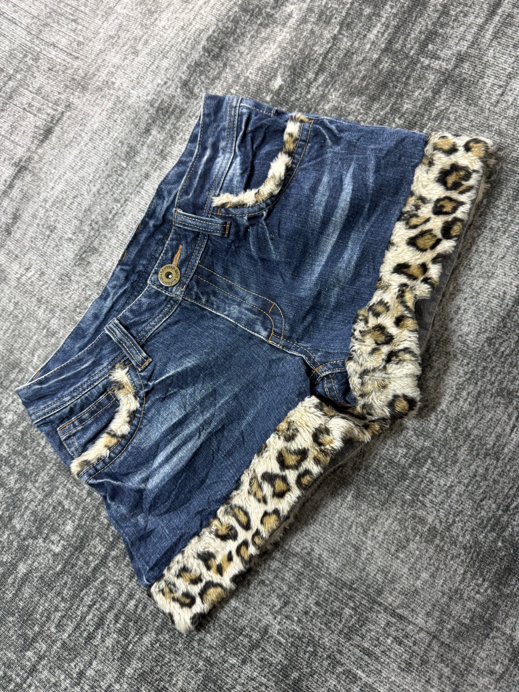 LEOPARD SHORTz༒