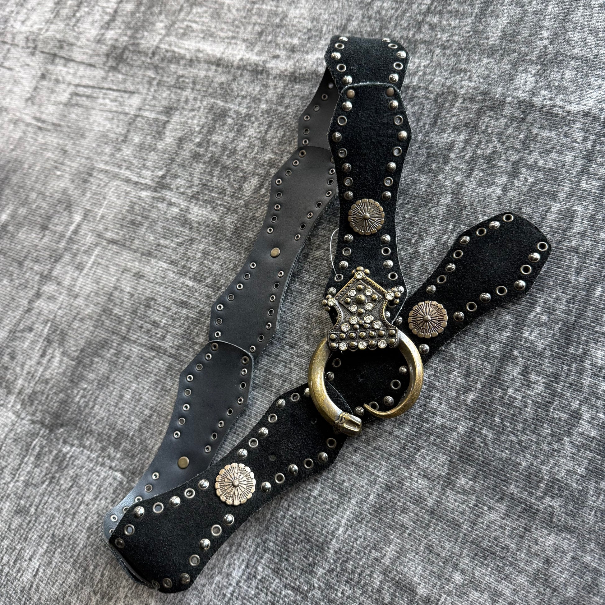 RAVEN STUD BELT