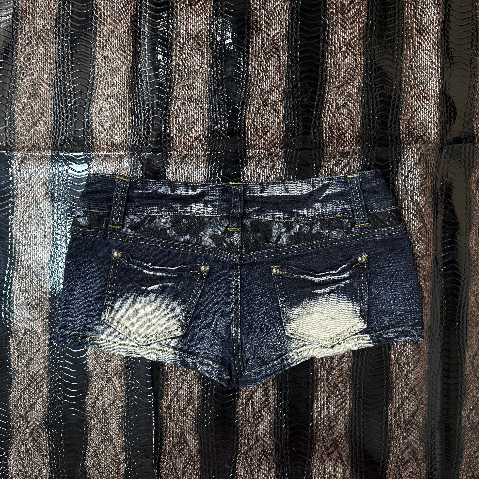 B2V CHU XX SHORTS 01 ༒