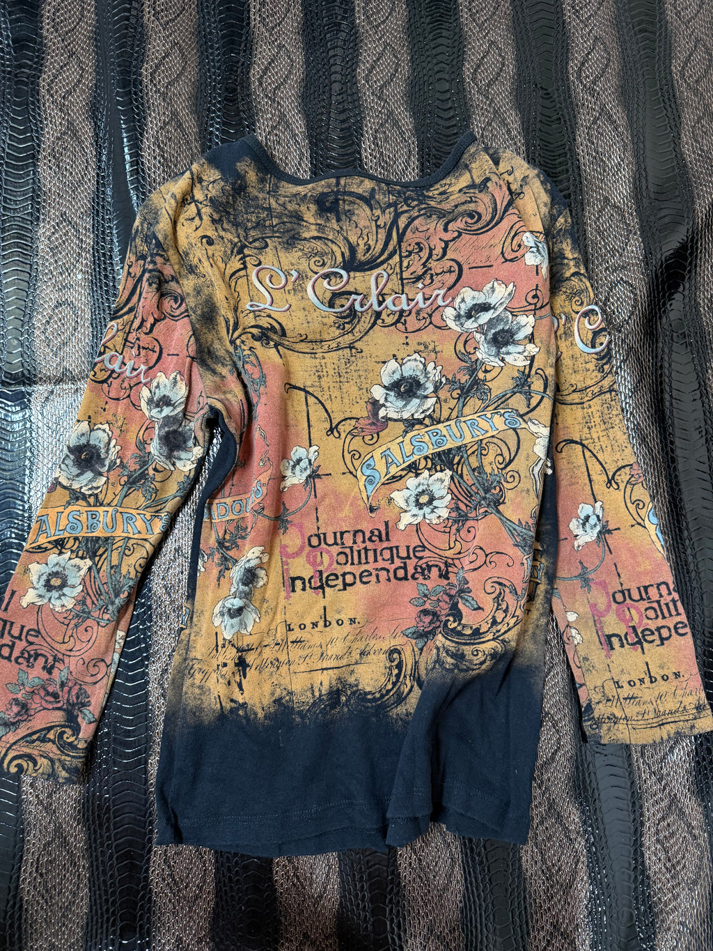 B2V FORNIA GRAPHIC T༒