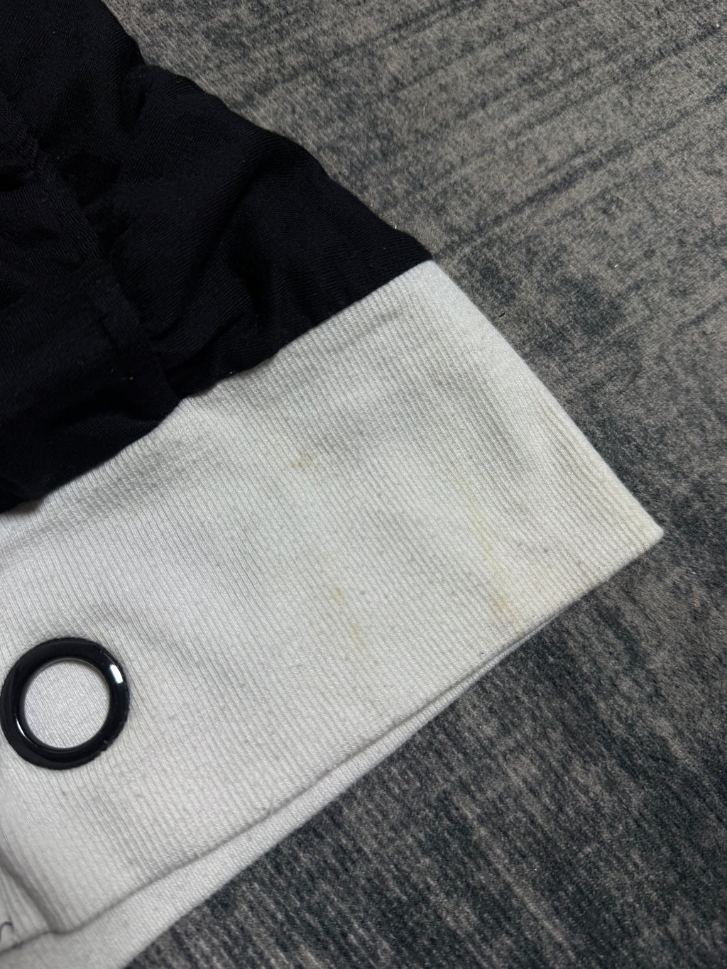 B2V-SKINNY LIPS HOODIE༒