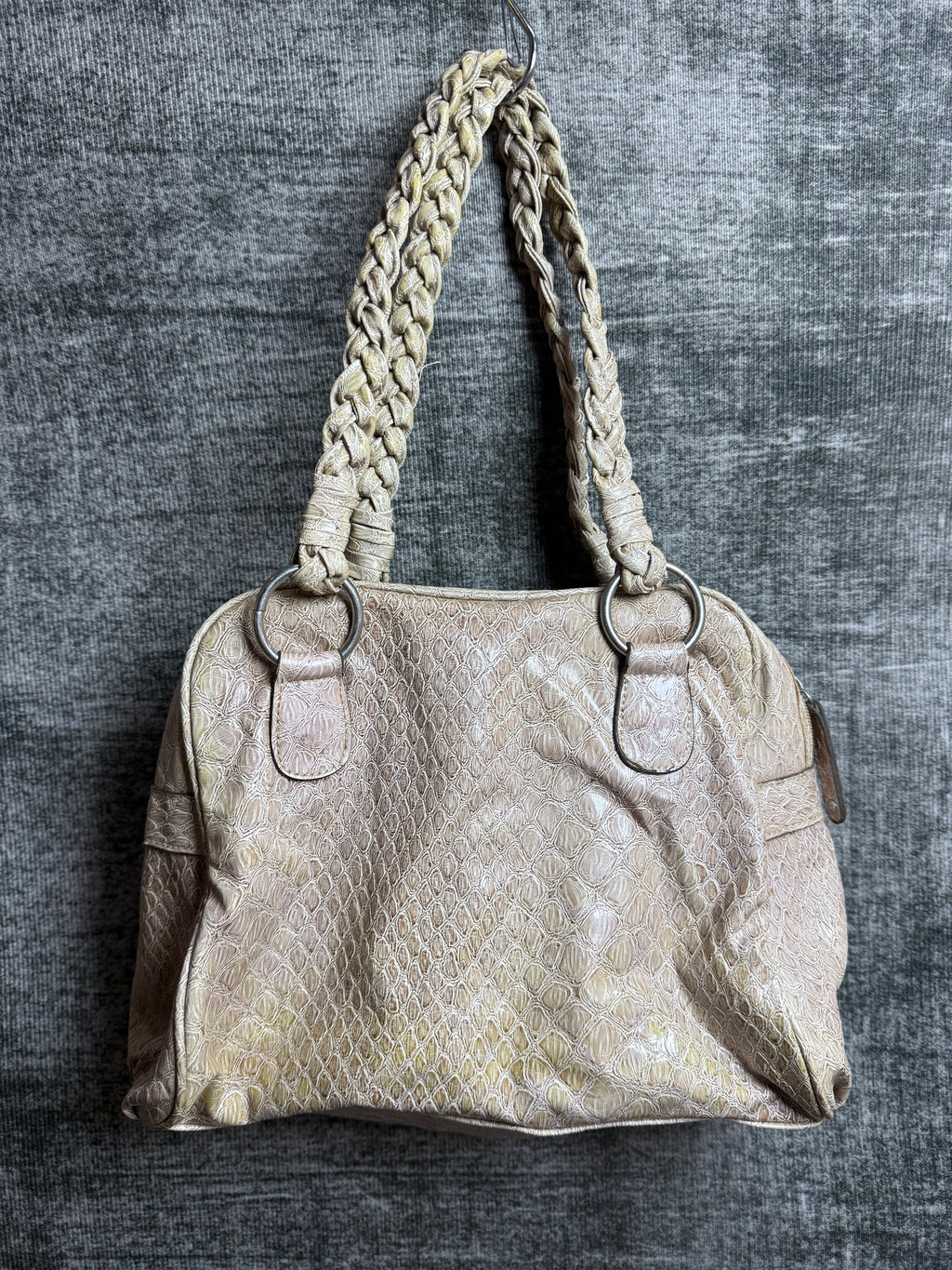 XOXO SHOULDER BAG