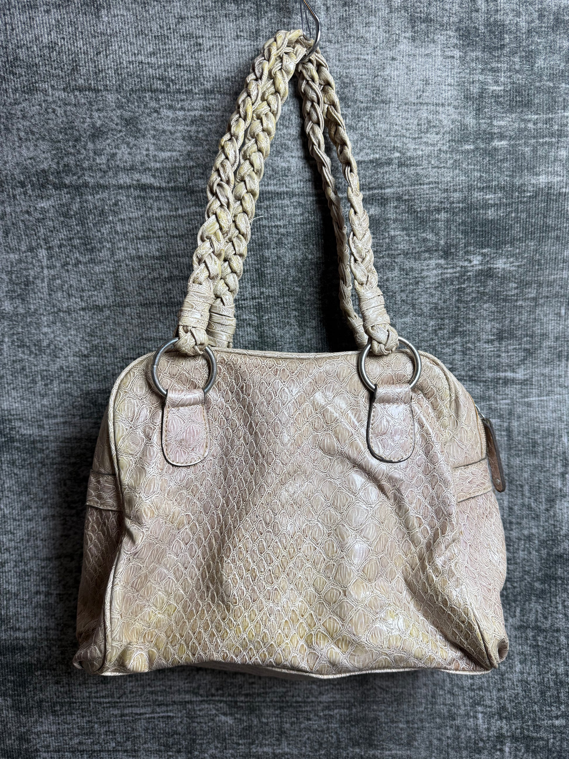 XOXO SHOULDER BAG