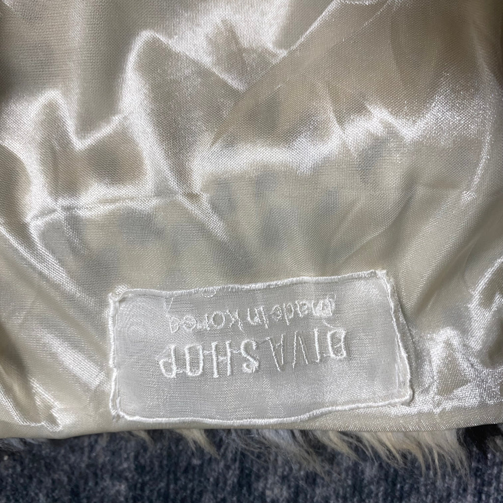 ༒𝐁𝟐𝐕༒𝟏 𝐎𝐅 𝟏 𝐋𝐈𝐌𝐈𝐓𝐄𝐃 𝐎𝐔𝐓𝐅𝐈𝐓