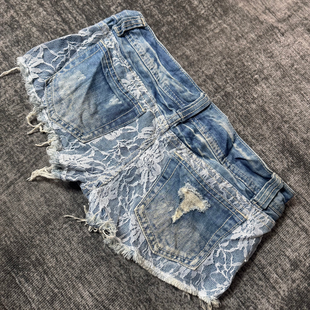 570926BAD2WEAR