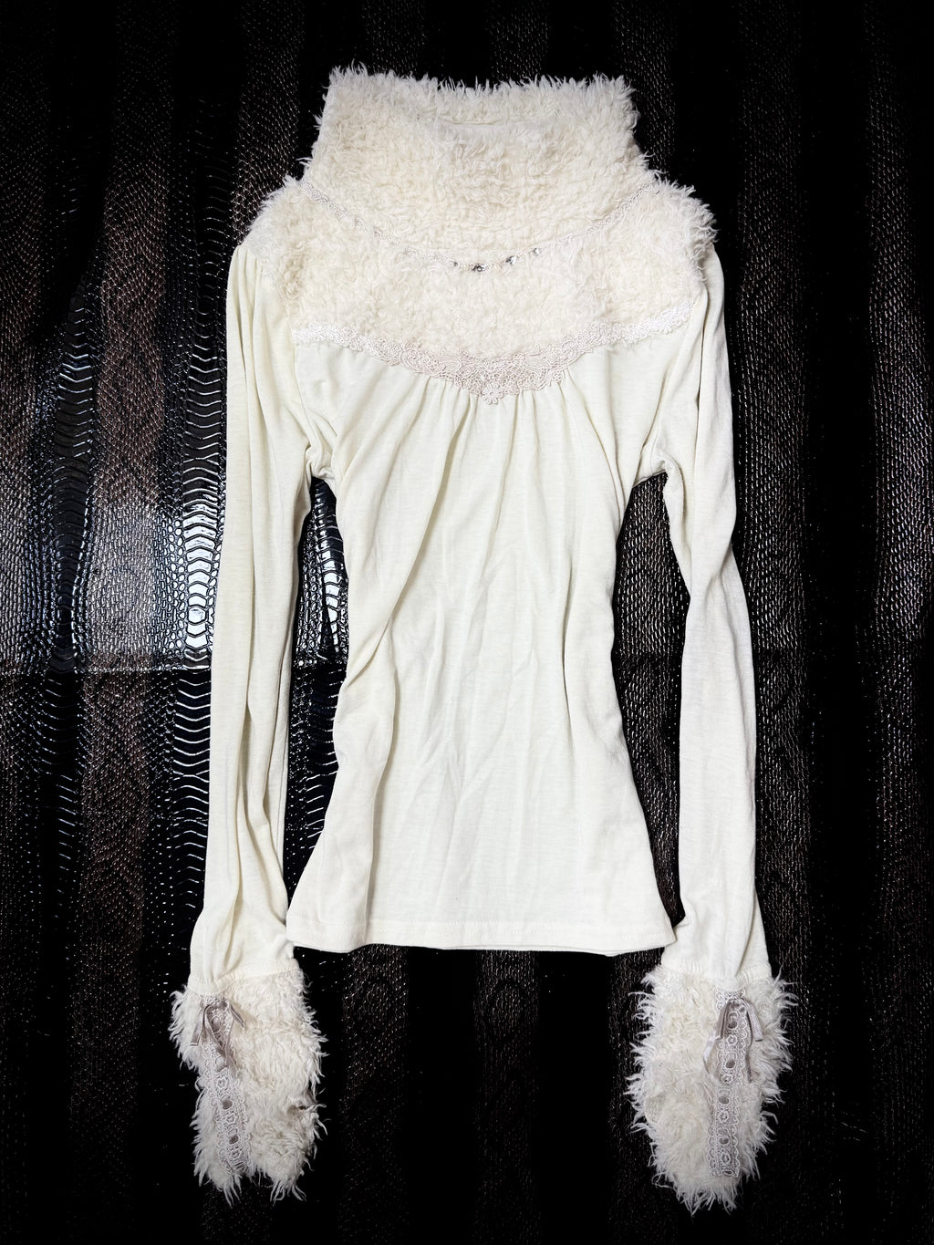 B2V AXES FEMME LONG SLEEV ༒