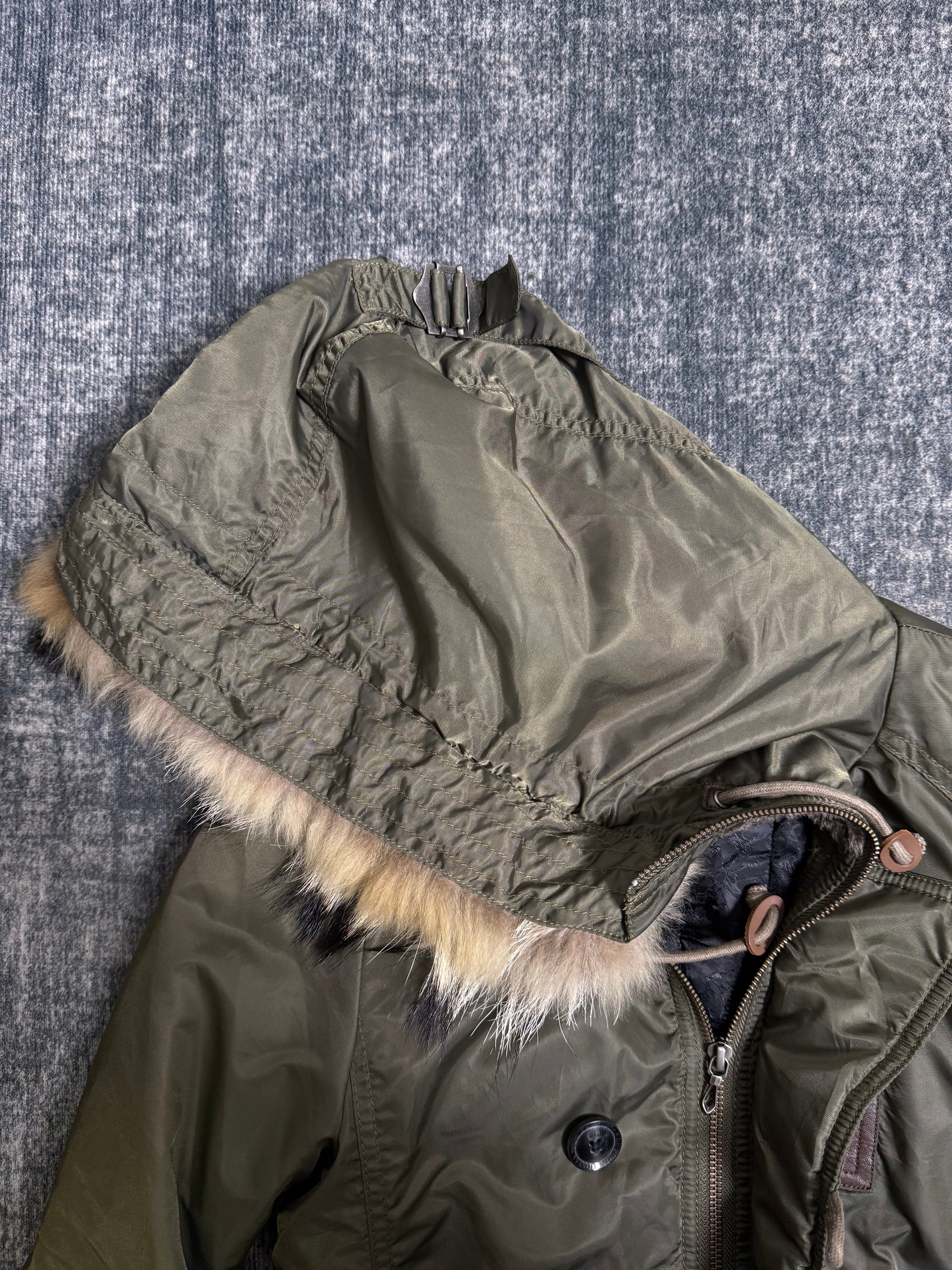 B2V- GOSTAR DE FUGA JACKET༒