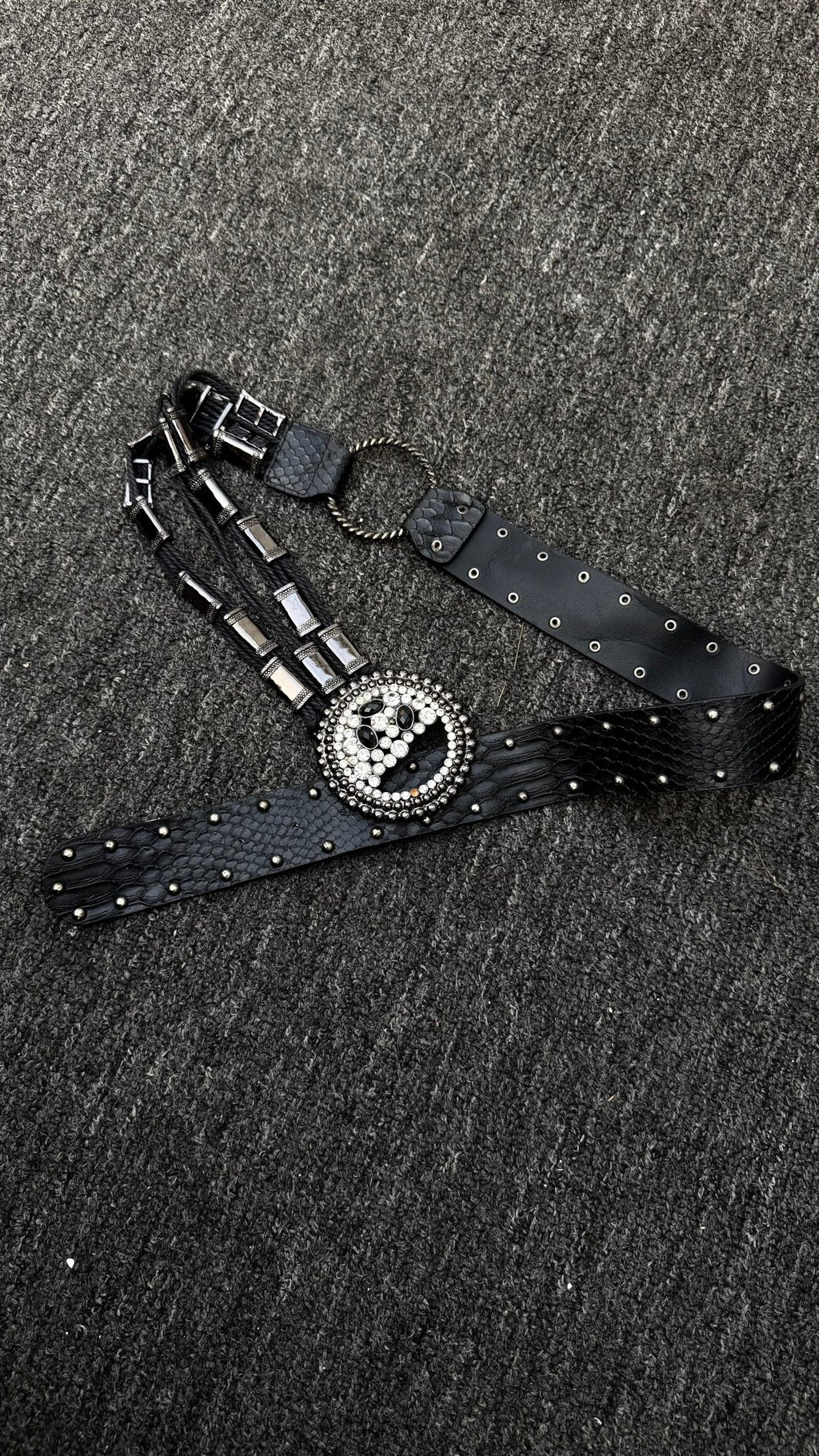 2pieces of the belt vintage streetwear thrift y2k clothing by B2V_BAD2WEAR