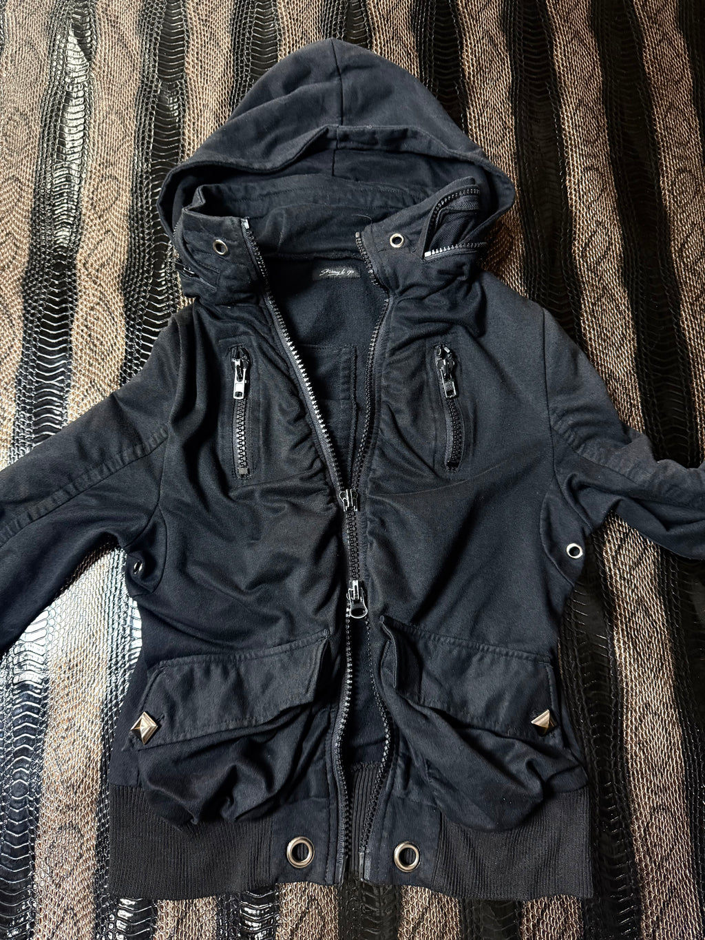 770626BAD2WEAR
