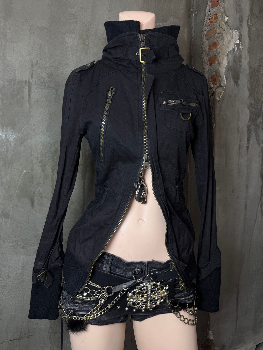 680826BAD2WEAR