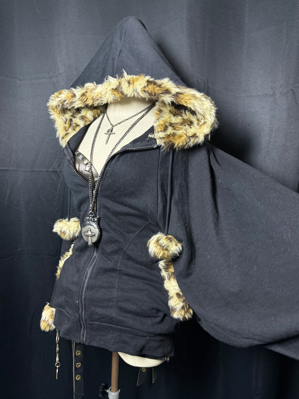 B2V-SUGAR BABE HOODIE༒