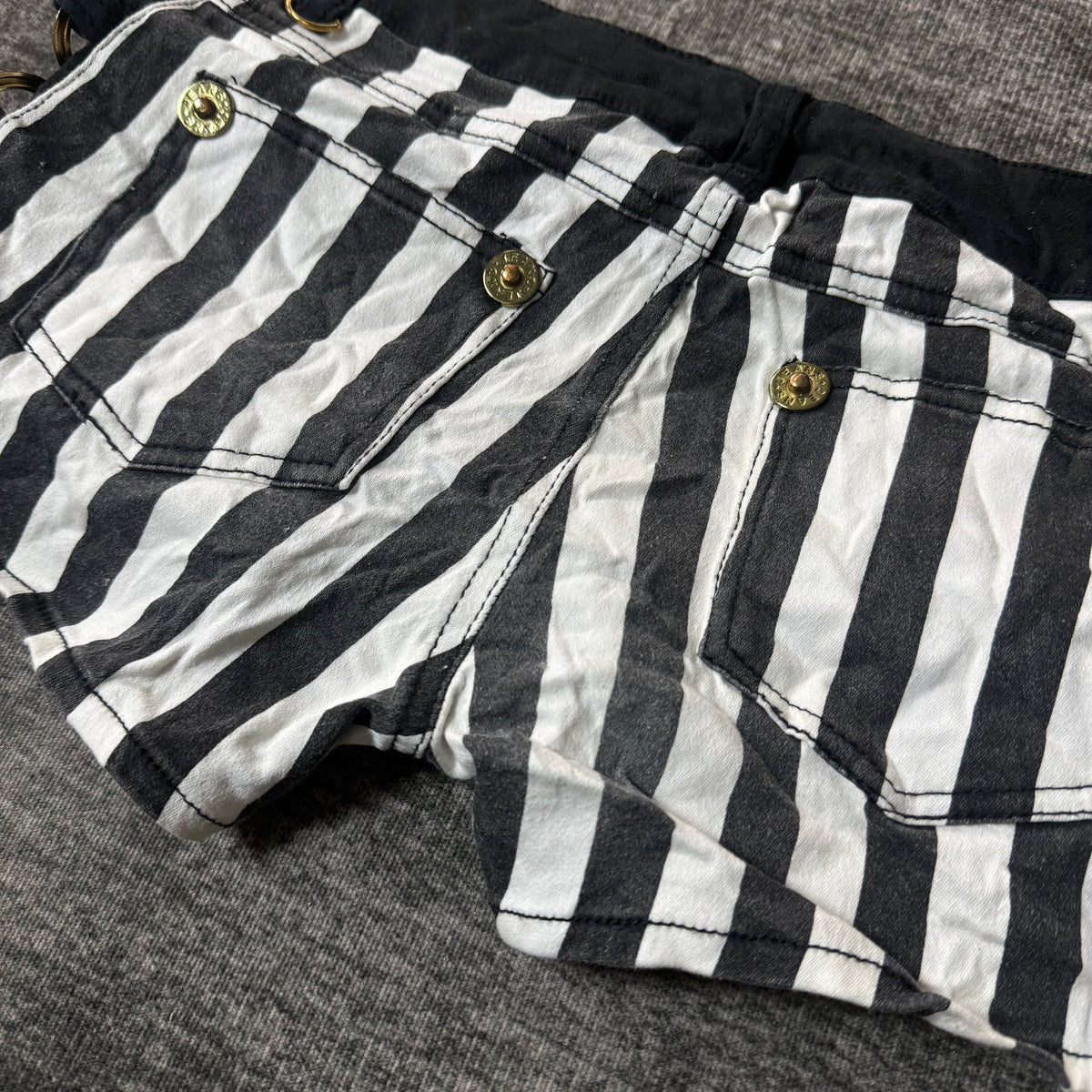 460926BAD2WEAR