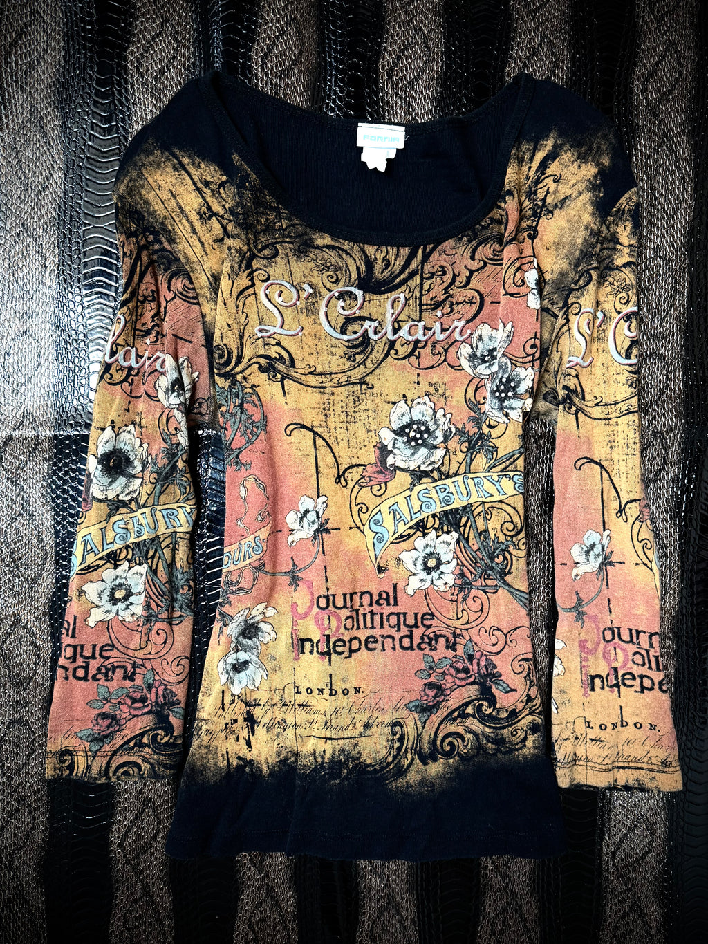 B2V FORNIA GRAPHIC T༒