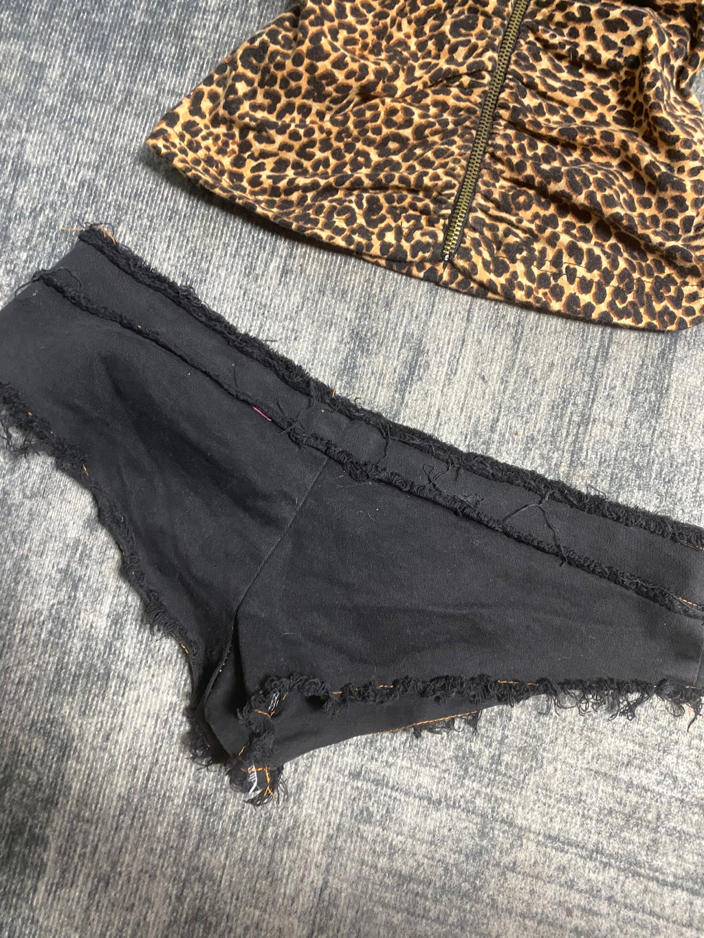 ༒𝐁𝟐𝐕༒𝟏 𝐎𝐅 𝟏 𝐋𝐈𝐌𝐈𝐓𝐄𝐃 𝐎𝐔𝐓𝐅𝐈𝐓