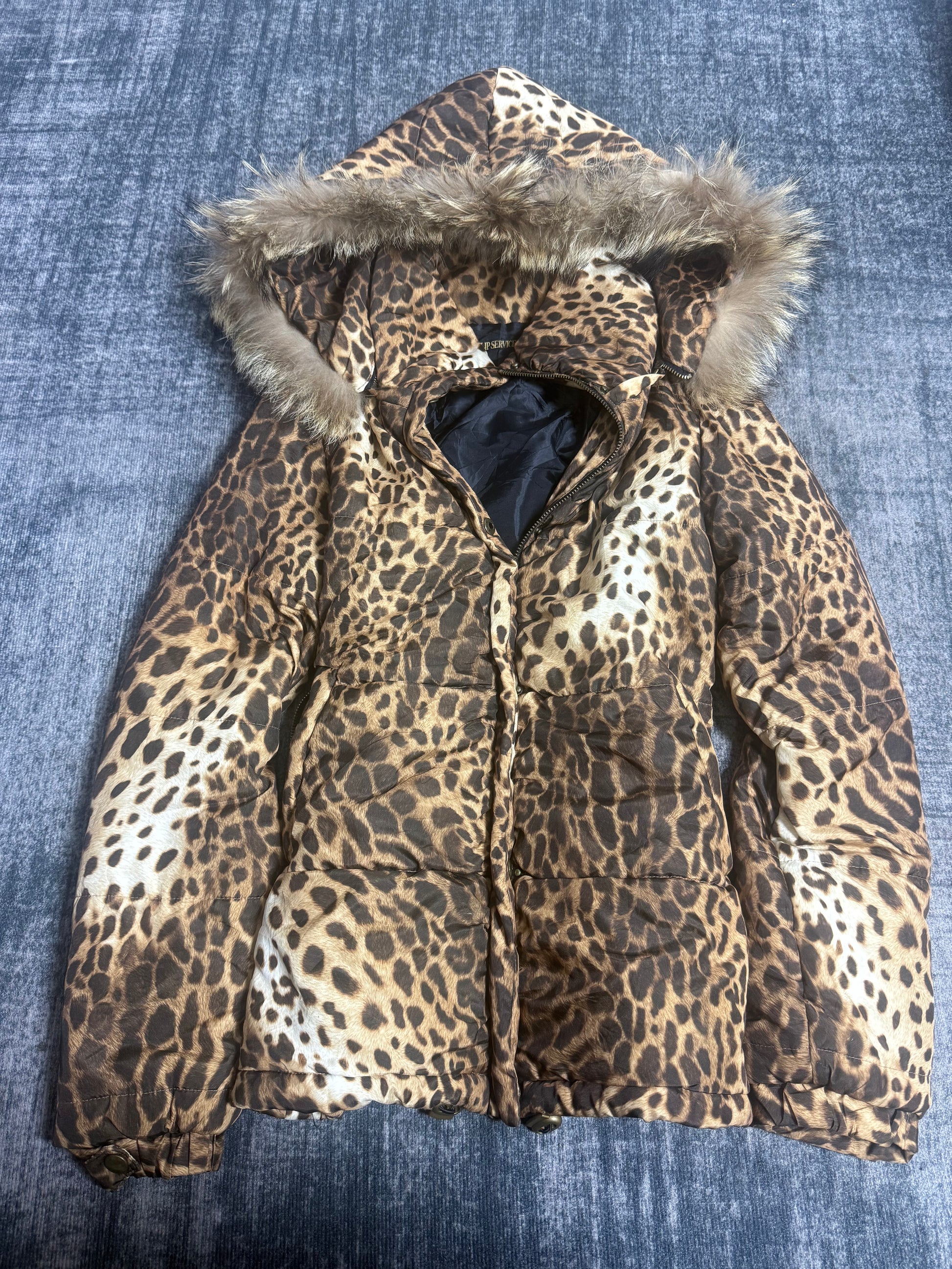 B2V-LIP SERVICE HOODIE༒