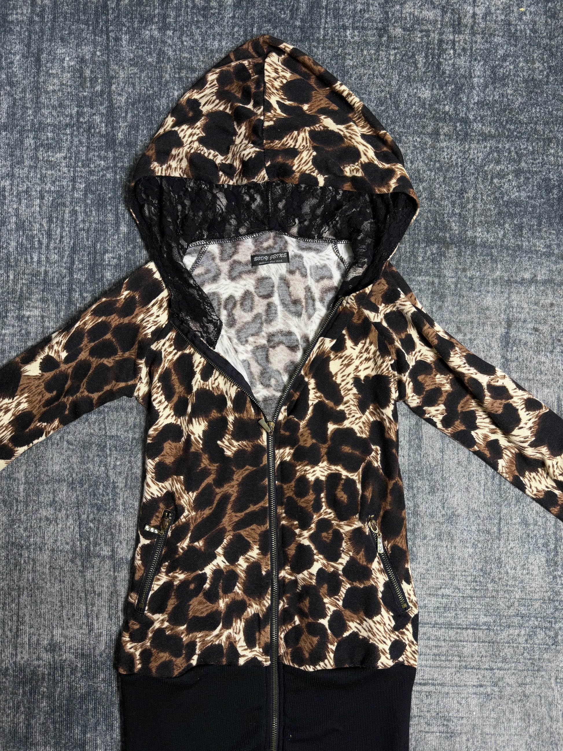 B2V-BODY JENE HOODIE༒