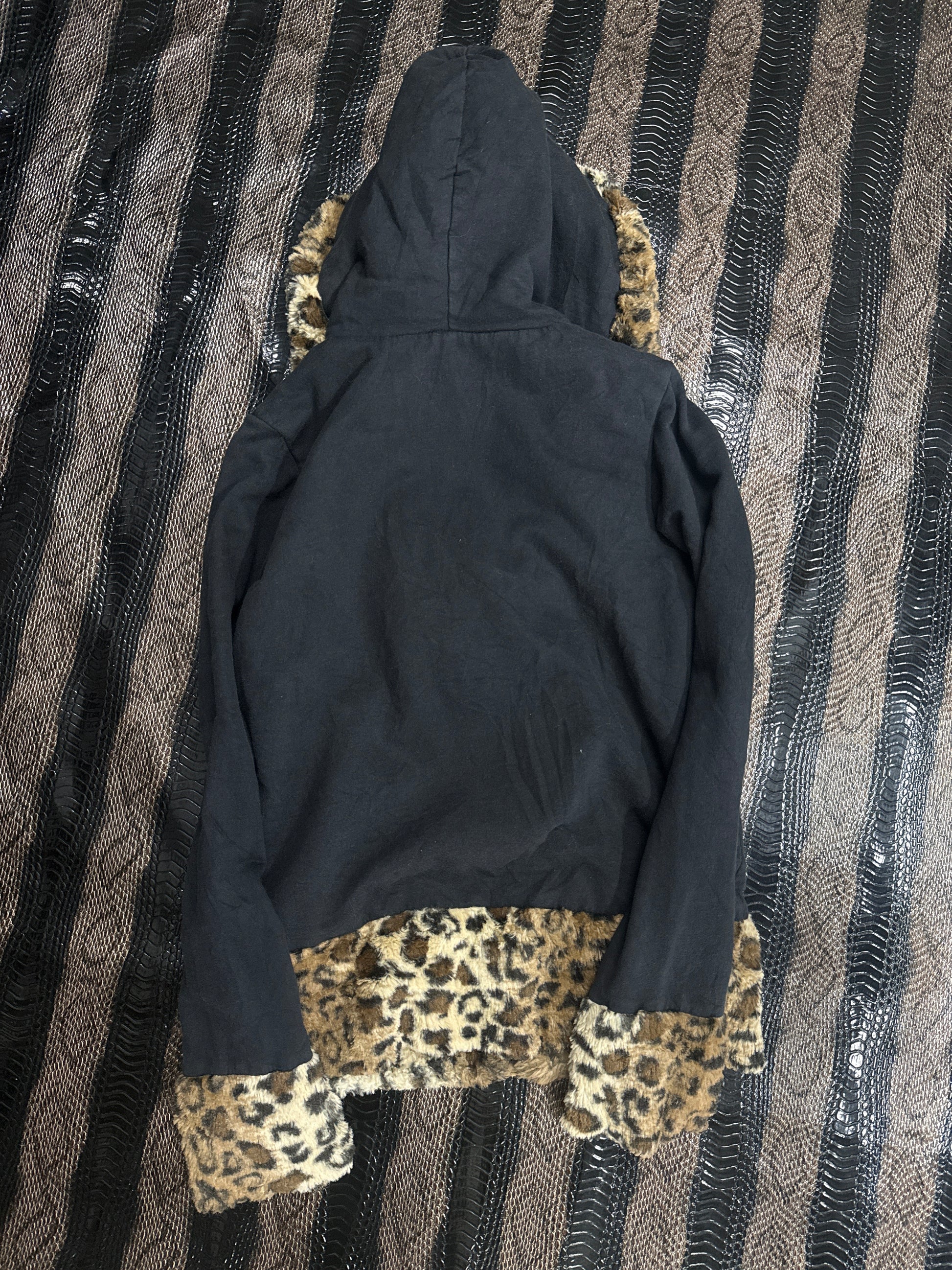 B2V-AIMERFEEL HOODIE༒