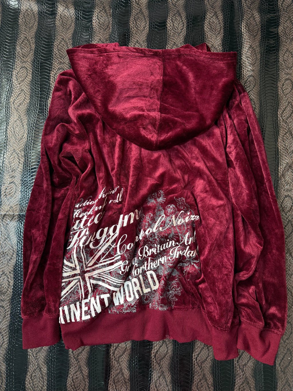 B2V BEAUMERE RED HOODIE༒