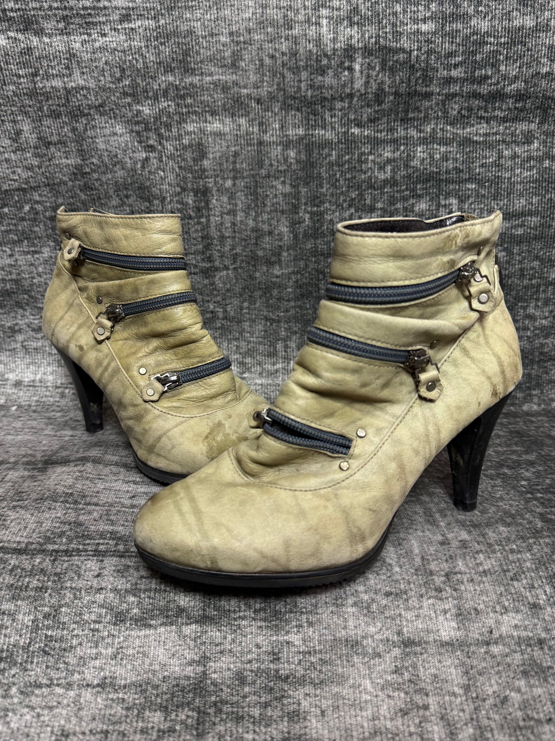 MULTI ZIP HIGH HEELS