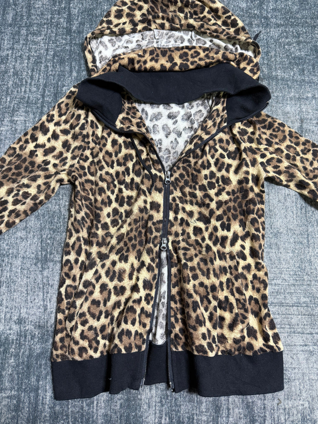 B2V-THE EXCLUSIVE HOODIE༒