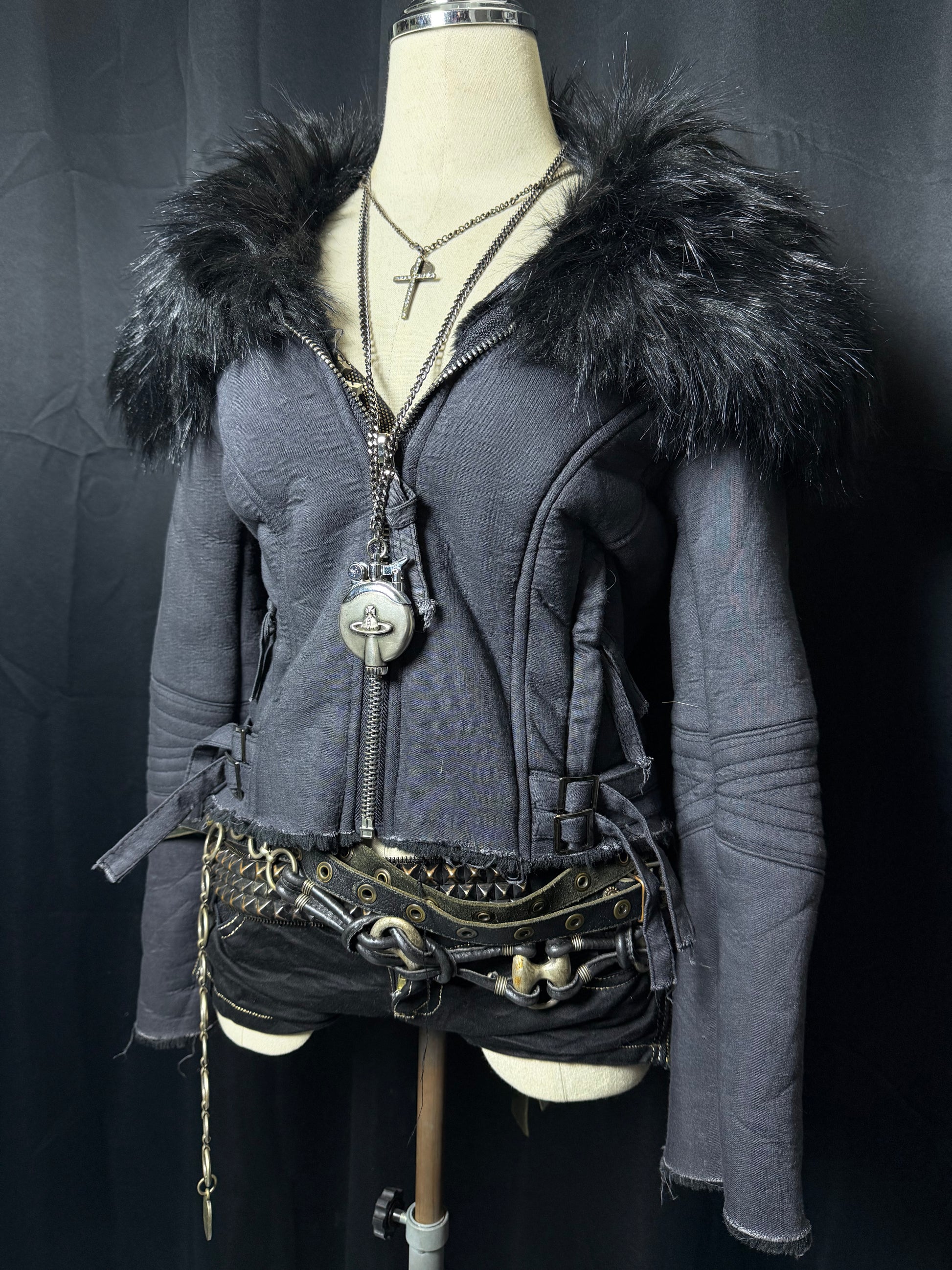 B2V-MONEY SHOP JACKET༒  
* Rare *