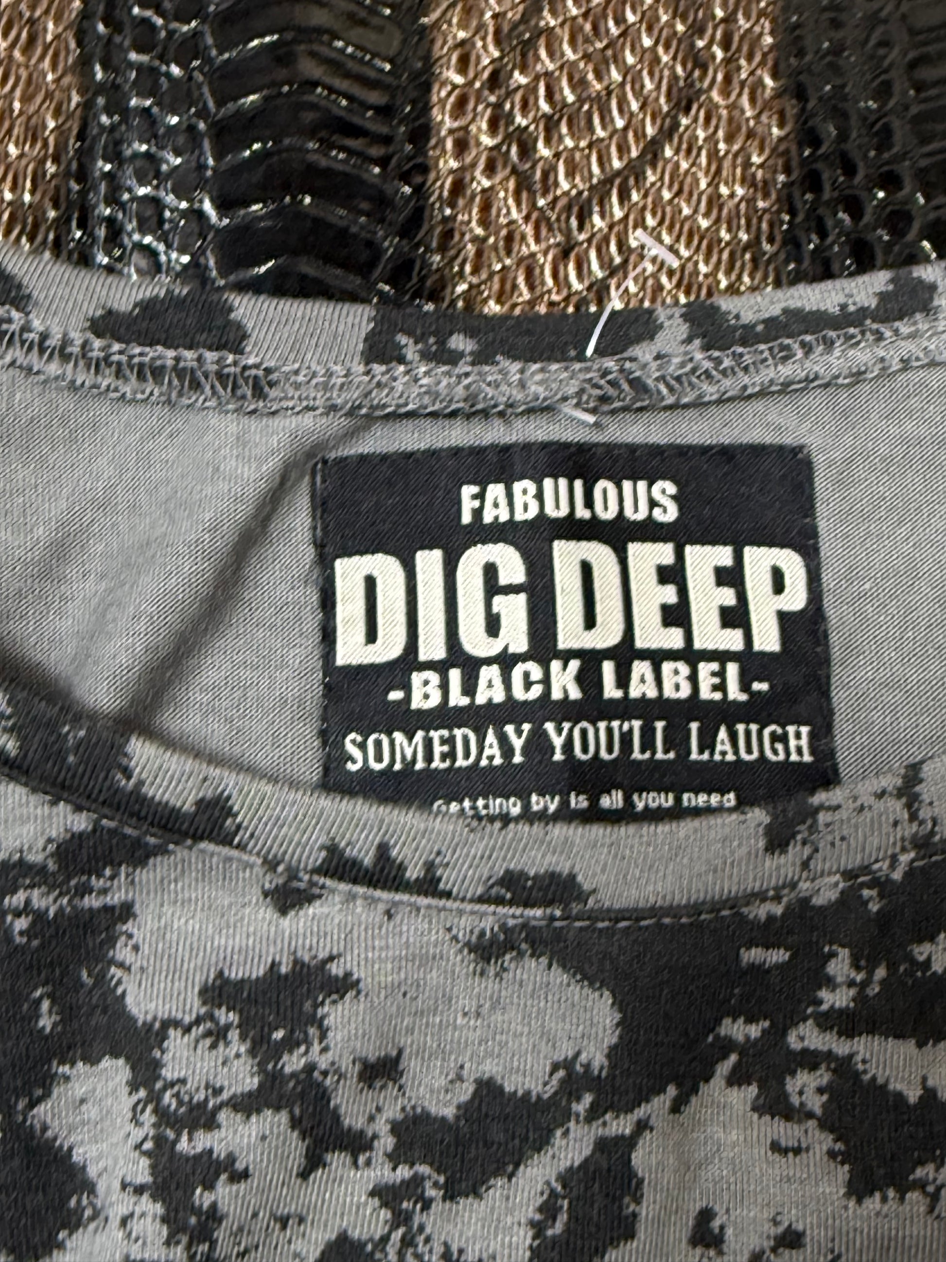 B2V DIGDEEP SKULL T ༒