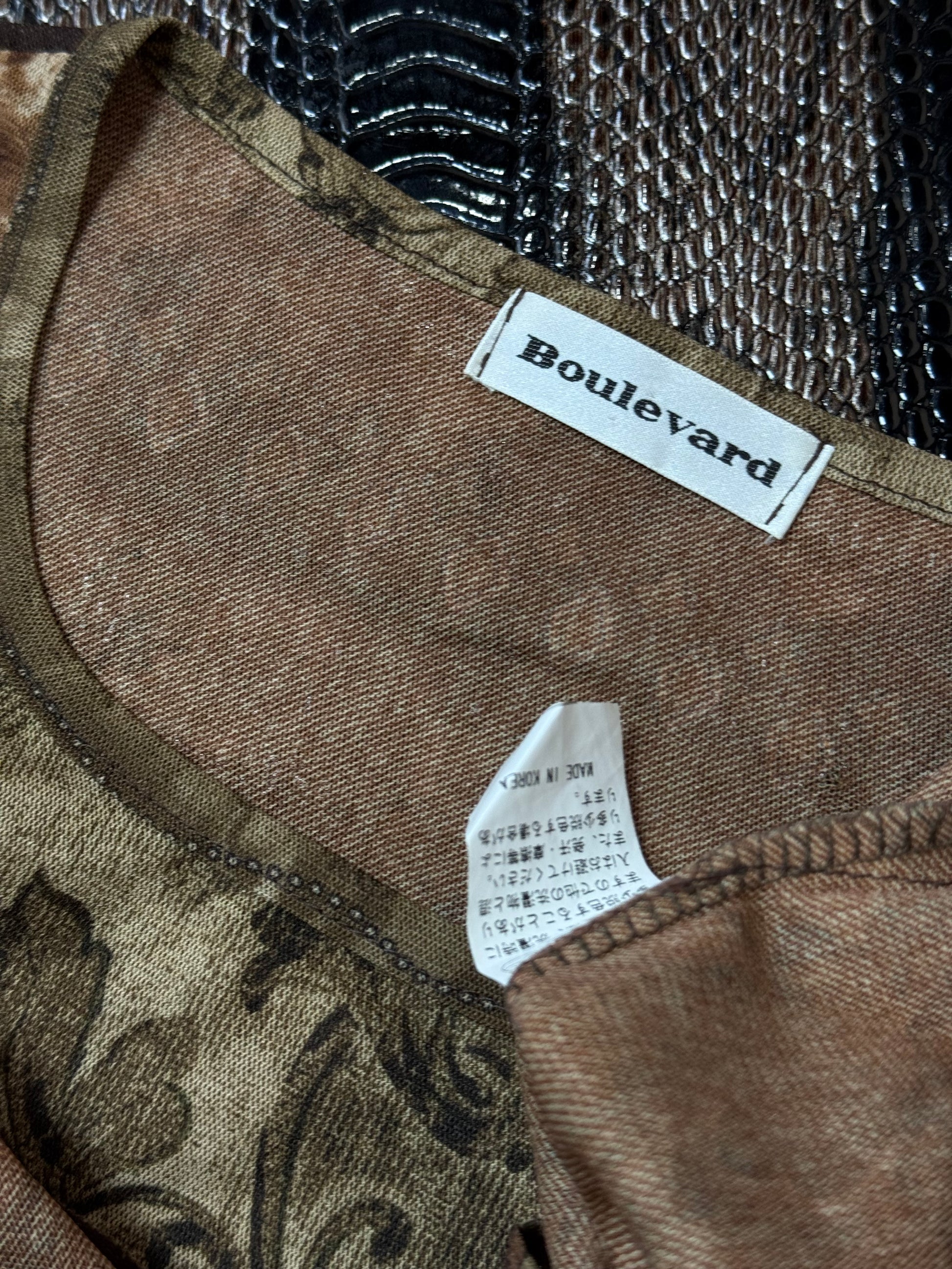 B2V GRAPHIC VTG T ༒