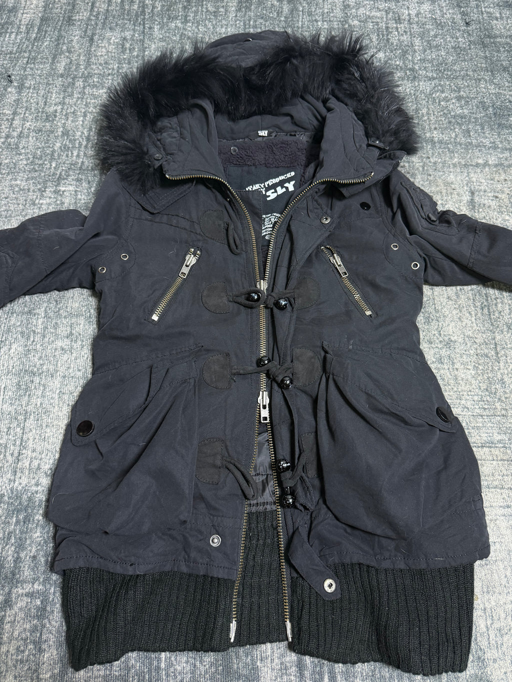 ༒SLY༒ 
𝗦𝗜𝗭𝗘 (𝗜𝗡𝗖𝗛𝗘𝗦): 
ʙᴜꜱᴛ 38-40
ʟᴇɴɢᴛʜ 28
ᴄᴏɴᴅɪᴛɪᴏɴ: 7/10 used