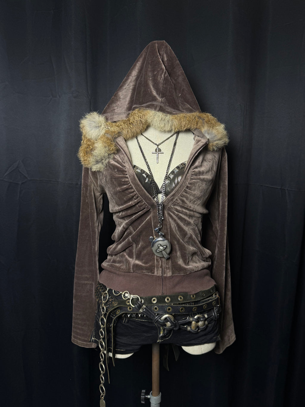 B2V-ANYSIS HOODIE ༒