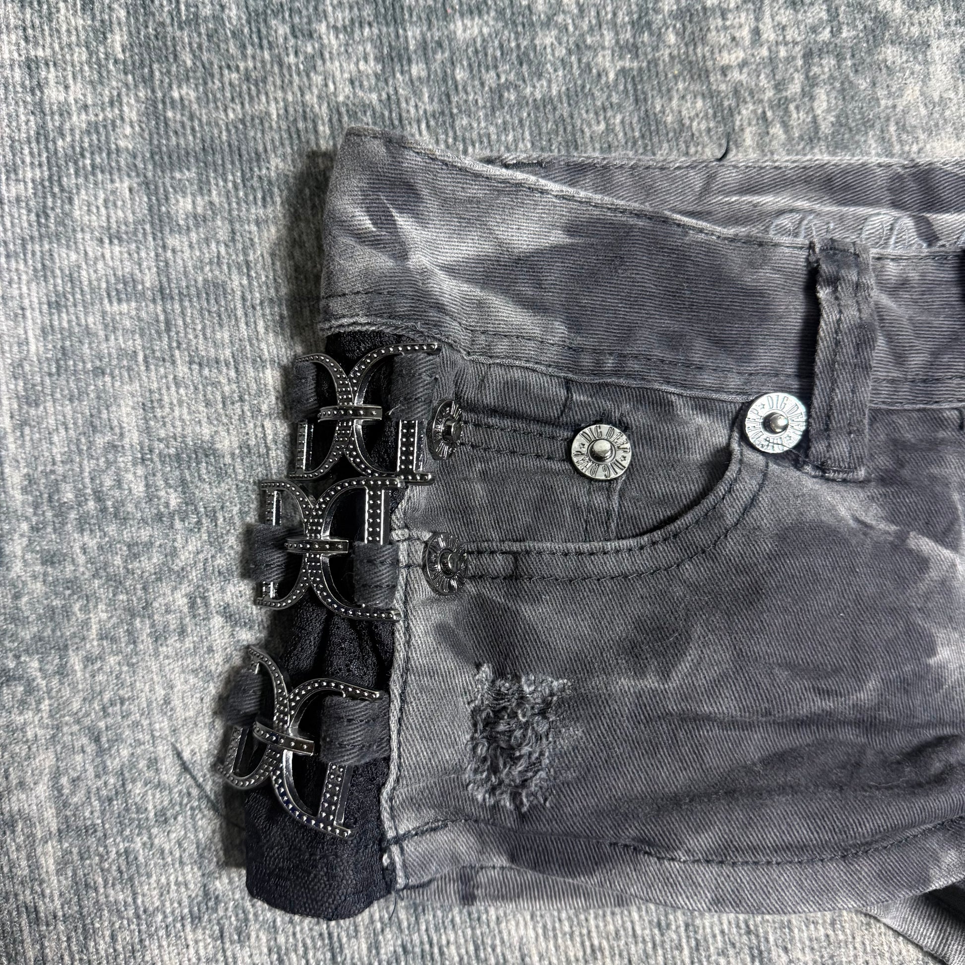 B2V-DIG DEEP SHORT༒