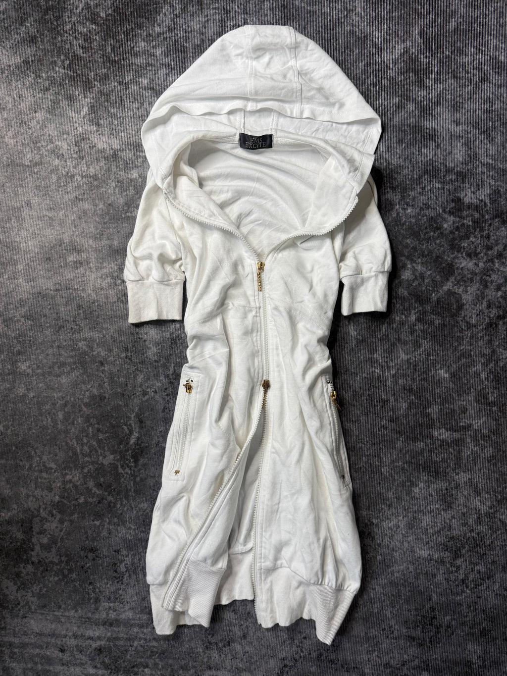 610726BAD2WEAR