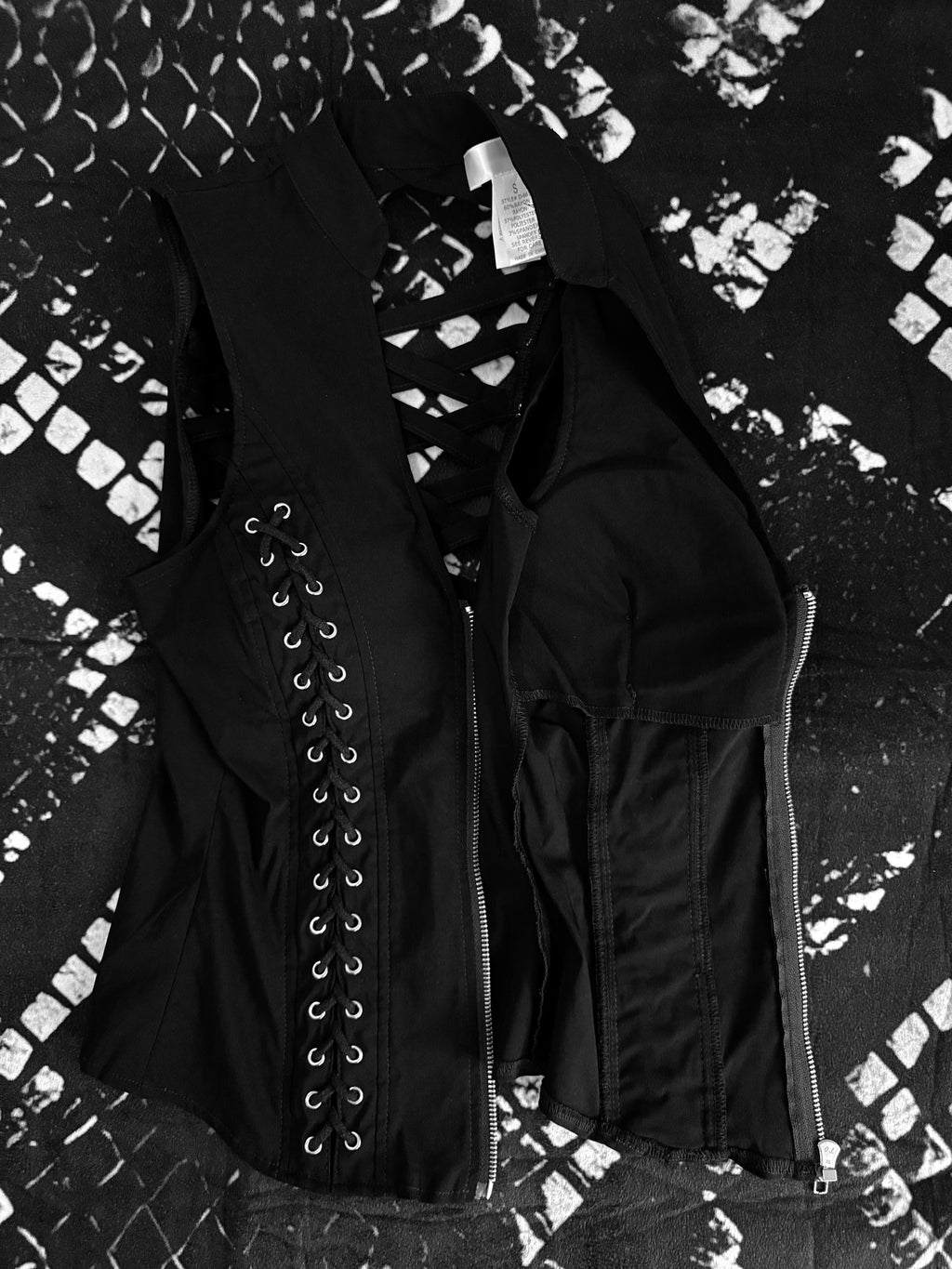 ༒ Black lace-up corset vest ༒