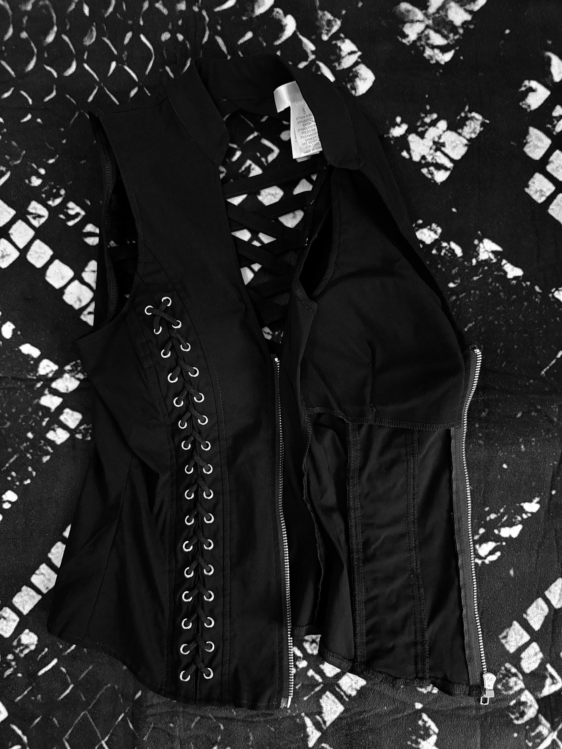 ༒ Black lace-up corset vest ༒