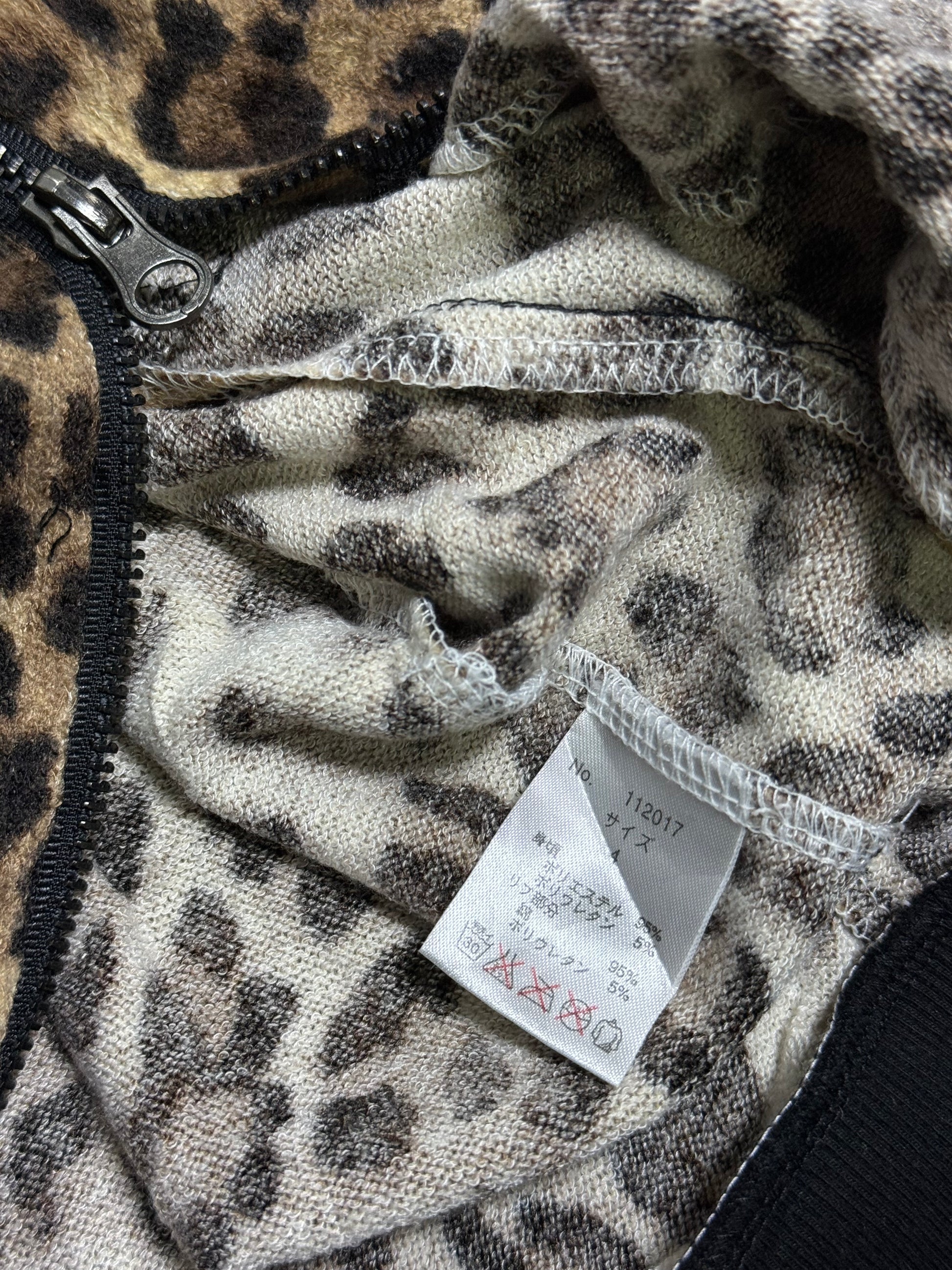 B2V-THE EXCLUSIVE HOODIE༒