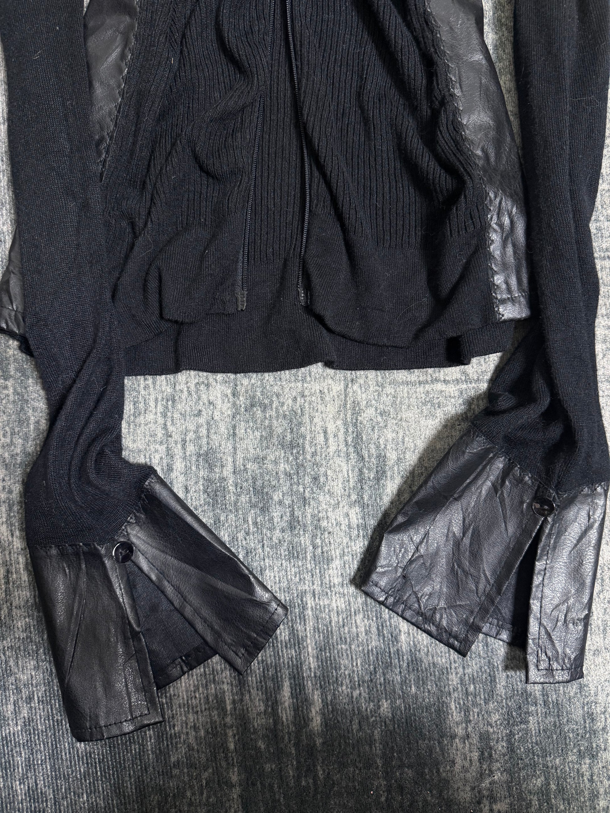 B2V- FORAVI JACKET༒